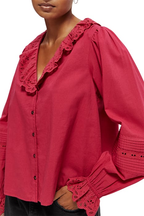 V-NECK SHIRT WITH BRODERIE IN ORGANIC COTTON CHERRY PIE 6
