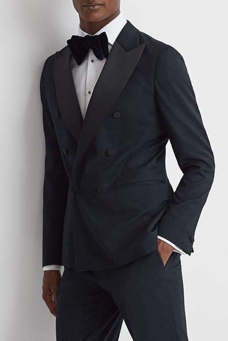 DEAL-DB NAVY BLAZER — THE MODEL IS WEARING A SIZE 38 1