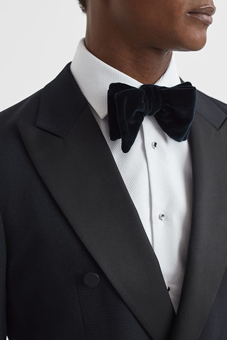 DEAL-DB NAVY BLAZER — THE MODEL IS WEARING A SIZE 38 5