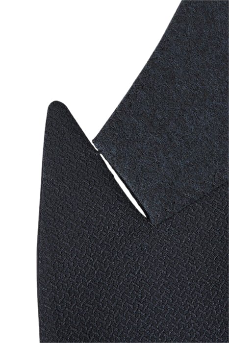 DEAL-DB NAVY BLAZER — THE MODEL IS WEARING A SIZE 38 6