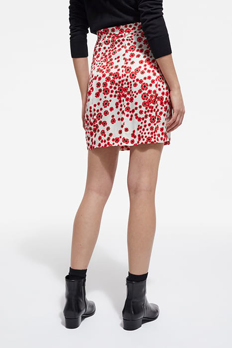SHORT SKIRT WITH SMALL POCKET DETAIL SIDE SLOT RED / WHITE 2