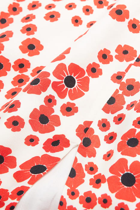 SHORT SKIRT WITH SMALL POCKET DETAIL SIDE SLOT RED / WHITE 4