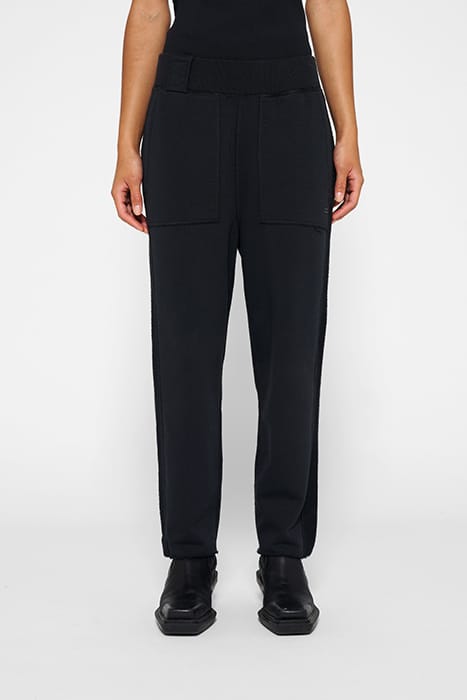 SIDE PANEL JOGGER BLACK 1