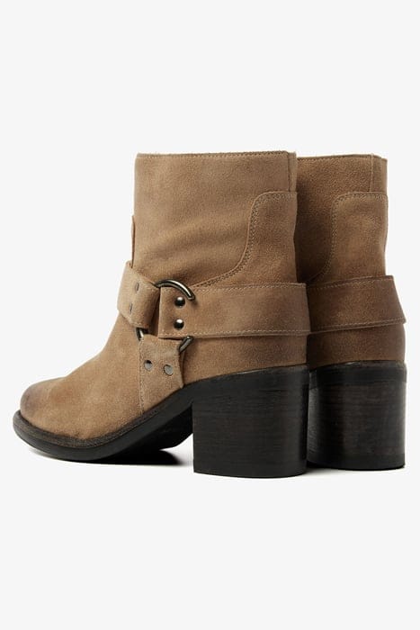 FLO BAKER BROWN 4