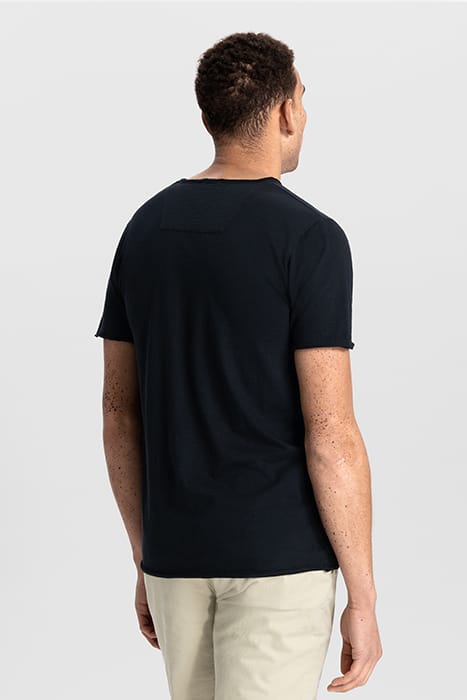 DS_KING TEE BLACK 2