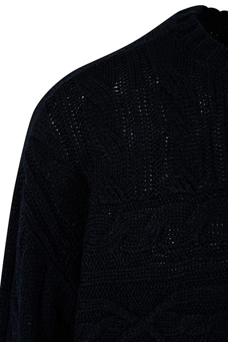 SET IN BOXY SWEATER BLACK 9