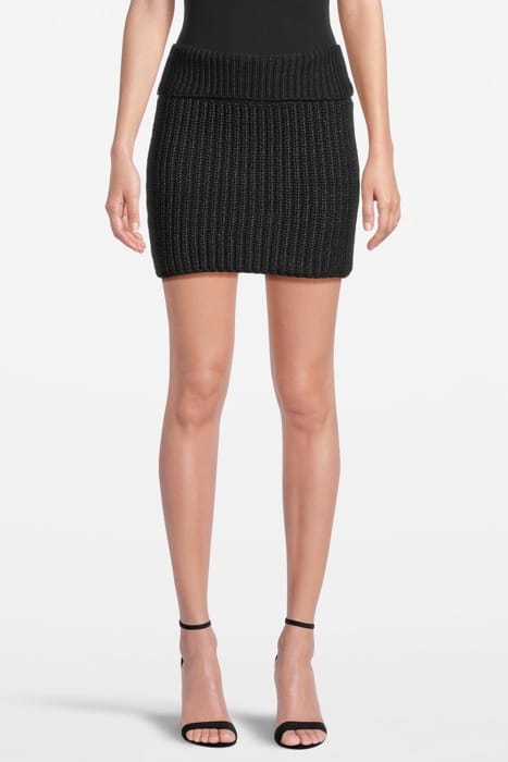 UOTA BLACK 1