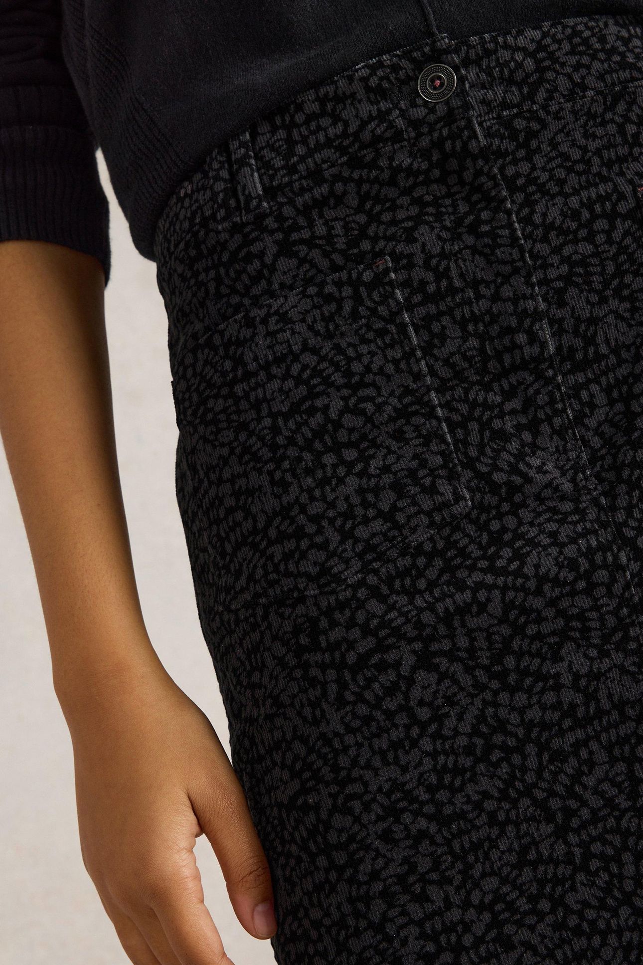 MELODY ORGANIC CORD SKIRT BLACK PRINT 5