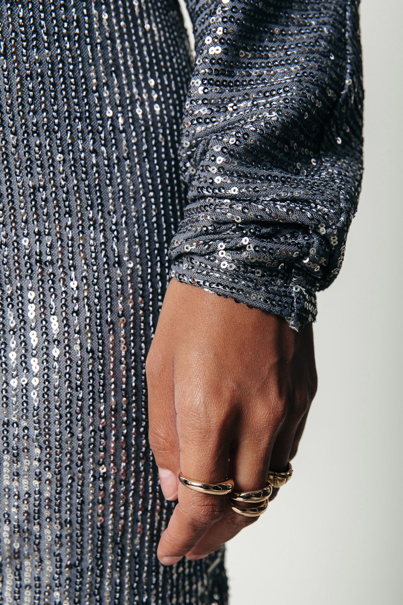 BELLE SEQUINS DEEP V-NECK MINI DRESS METALLIC SILVER 6