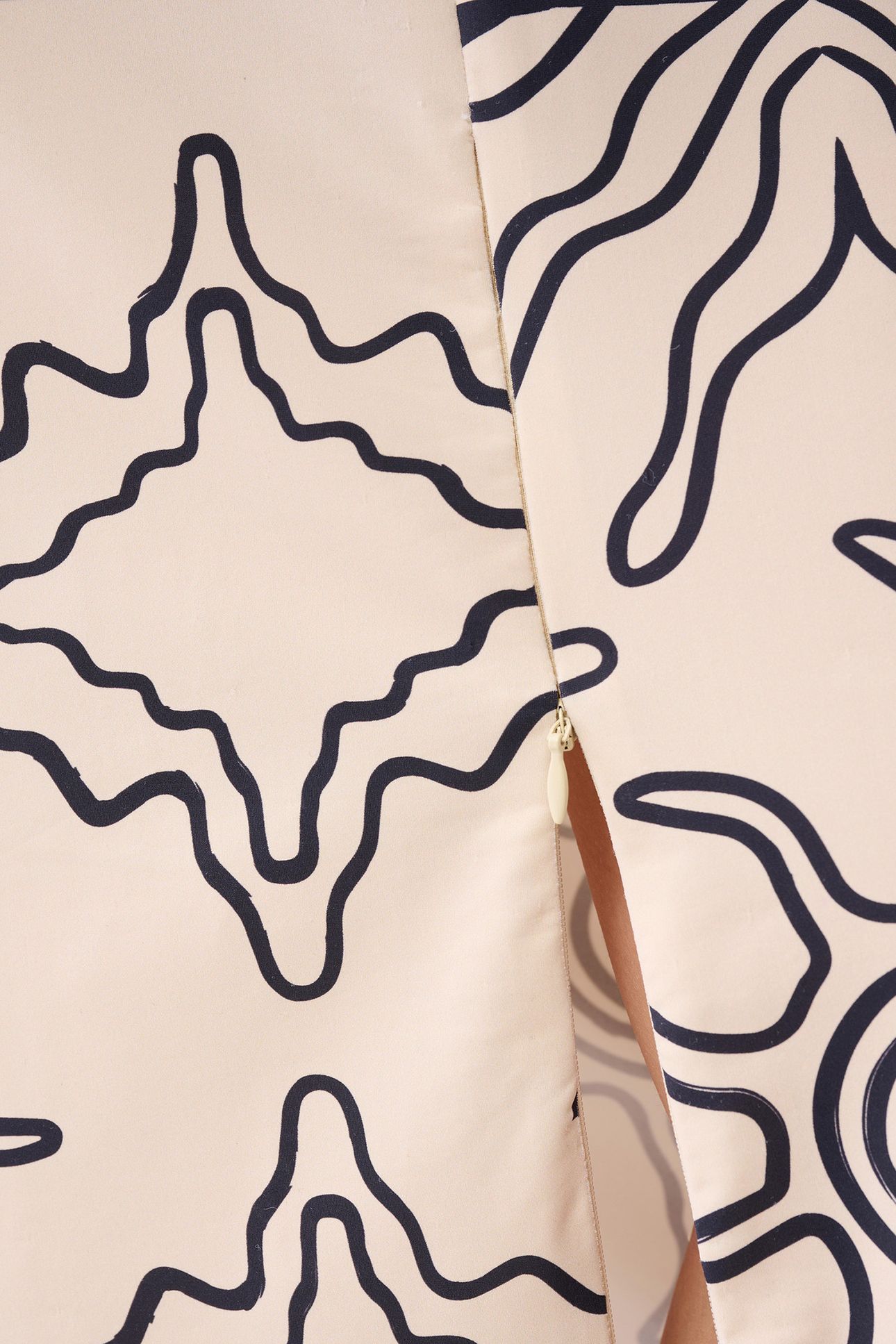 LA-SBPRINTED TRAVEL DRESS BLACK/WHITE 6