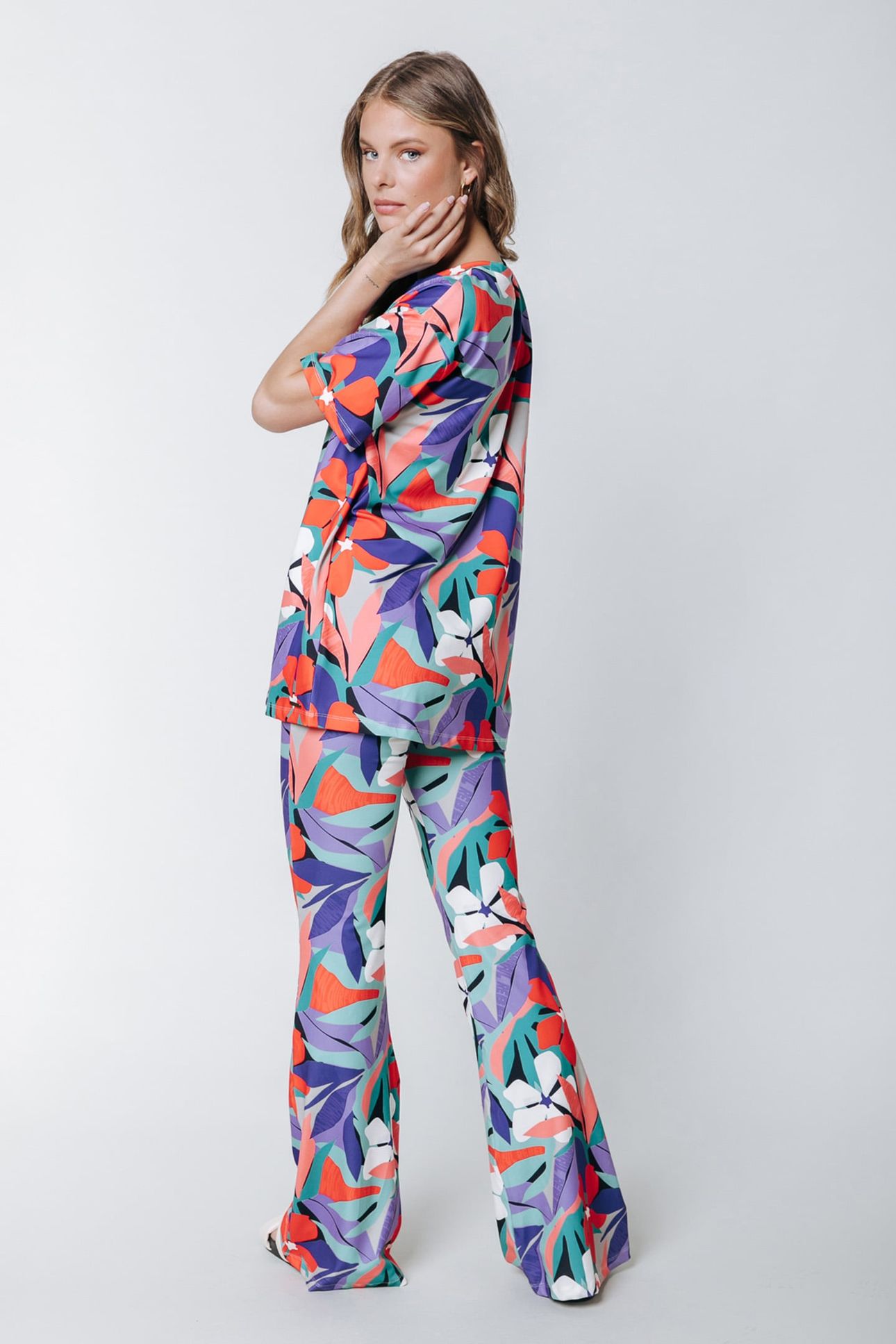 BIG FLOWER PEACHED FLARE PANTS MULTICOLOR 2
