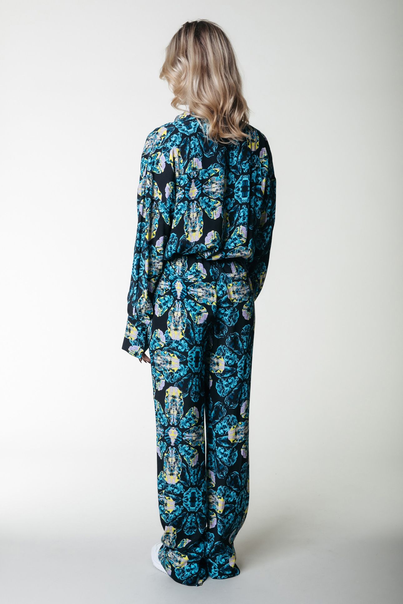 MELODY DIGITAL FLOWER STRAIGHT PANTS LIGHT BLUE 2