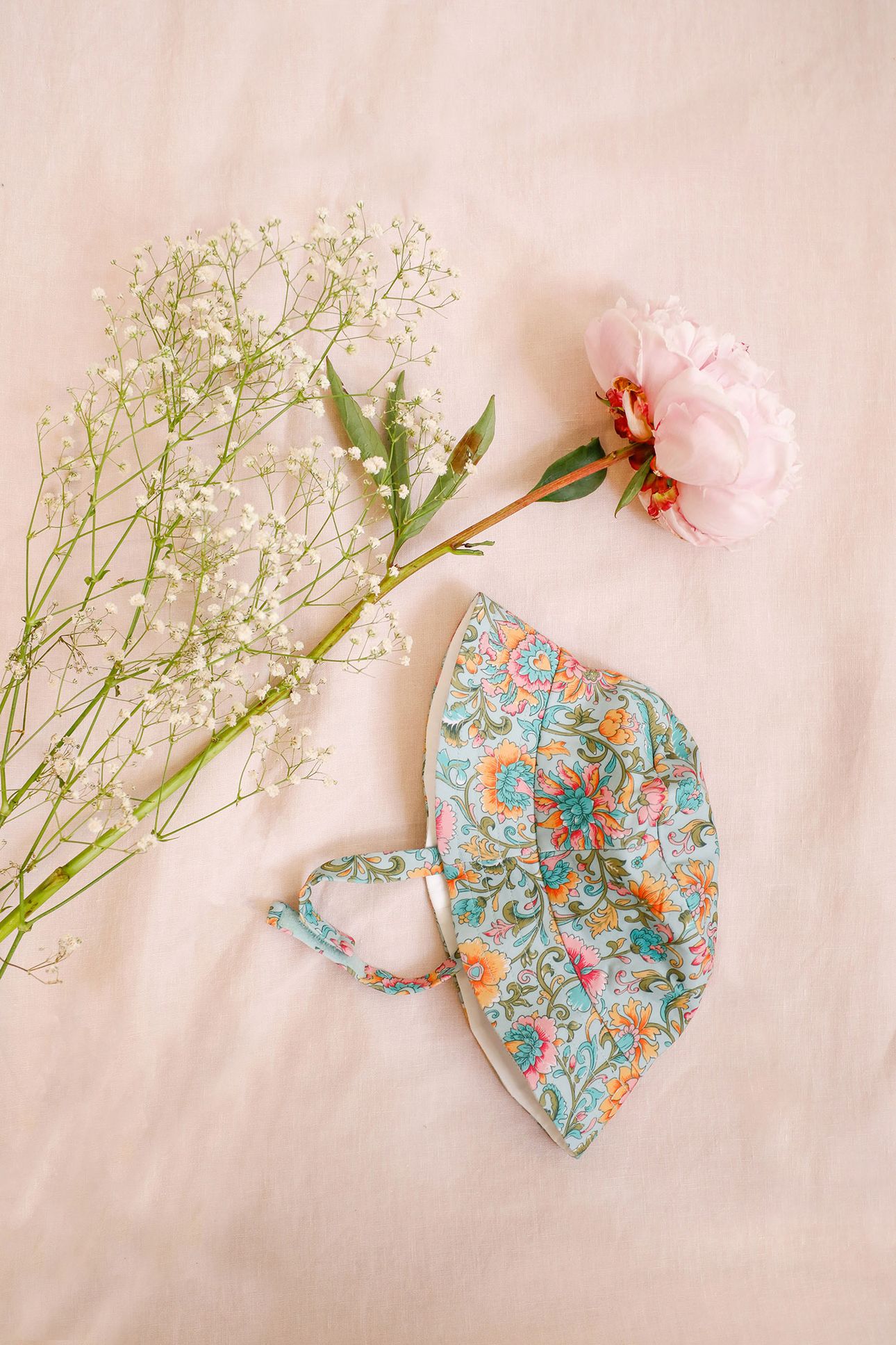 SUN HAT DEVY WATER RIVER FLOWERS 1