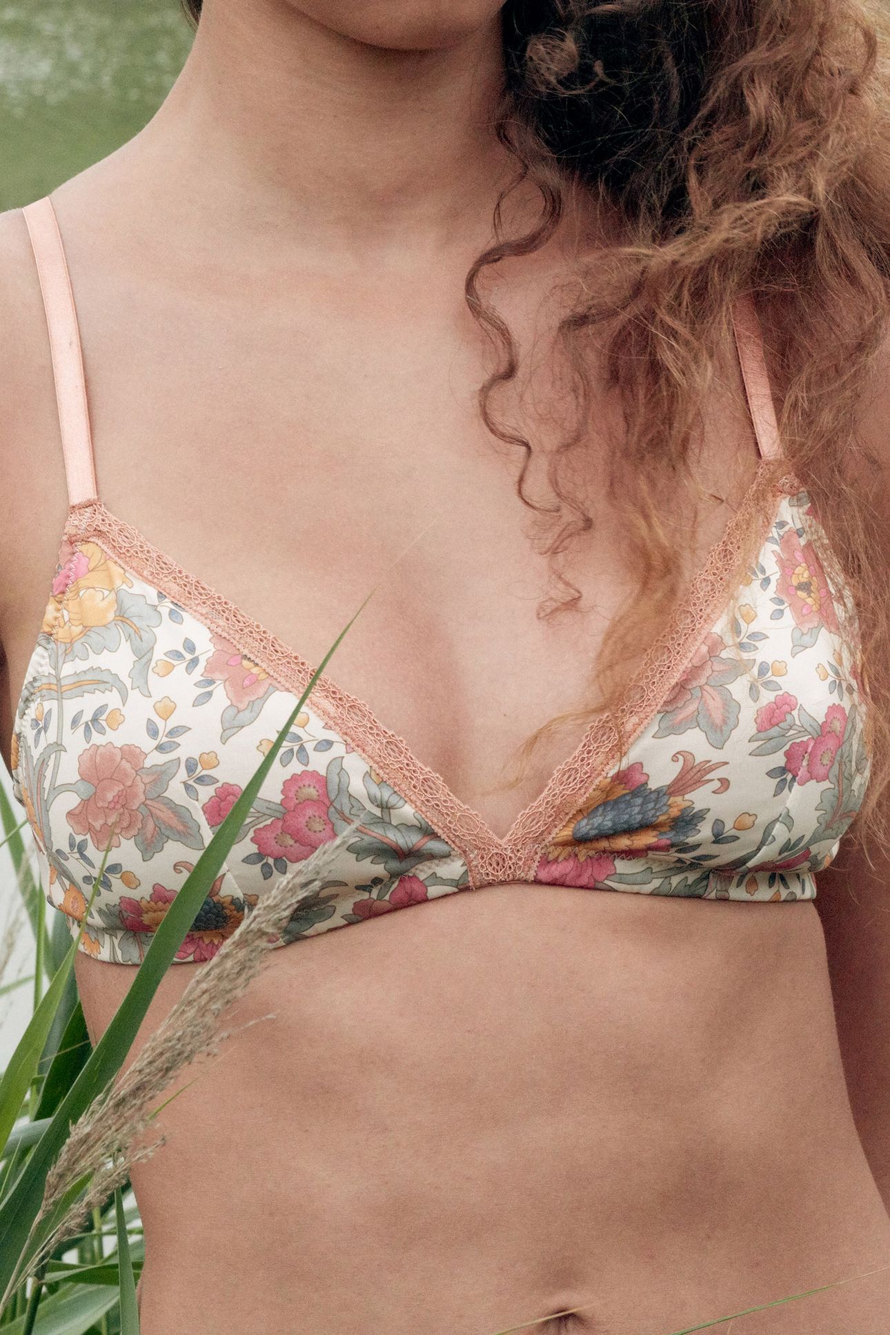 BRA SHOSHA RAINBOW FLOWERS 6