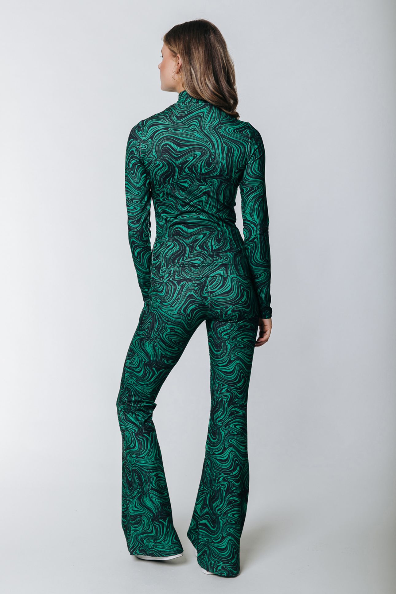 LIQUID PAINT PEACHED EXTRA FLARE PANTS GREEN 3