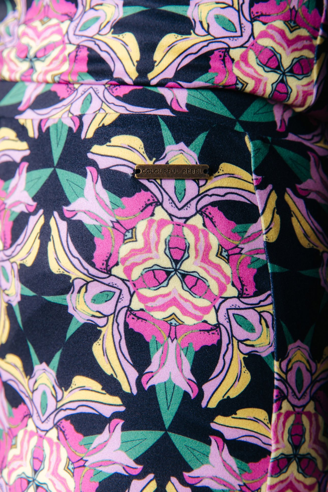 GRAPHIC FLOWER PEACHED EXTRA FLARE PANTS CANDY PINK 3