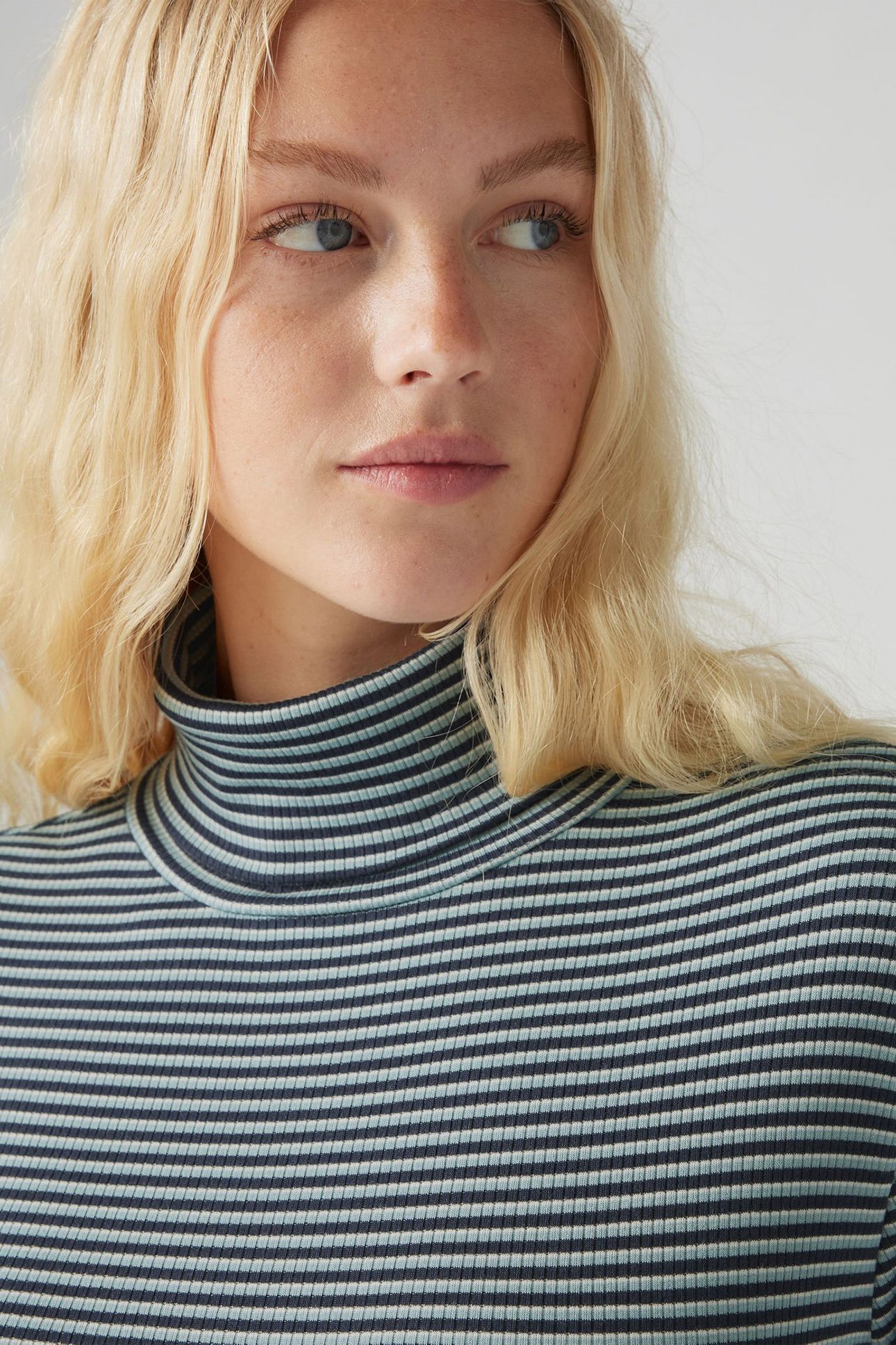 DREAMY TURTLENECK ICEBERG BLAZER NAVY 5
