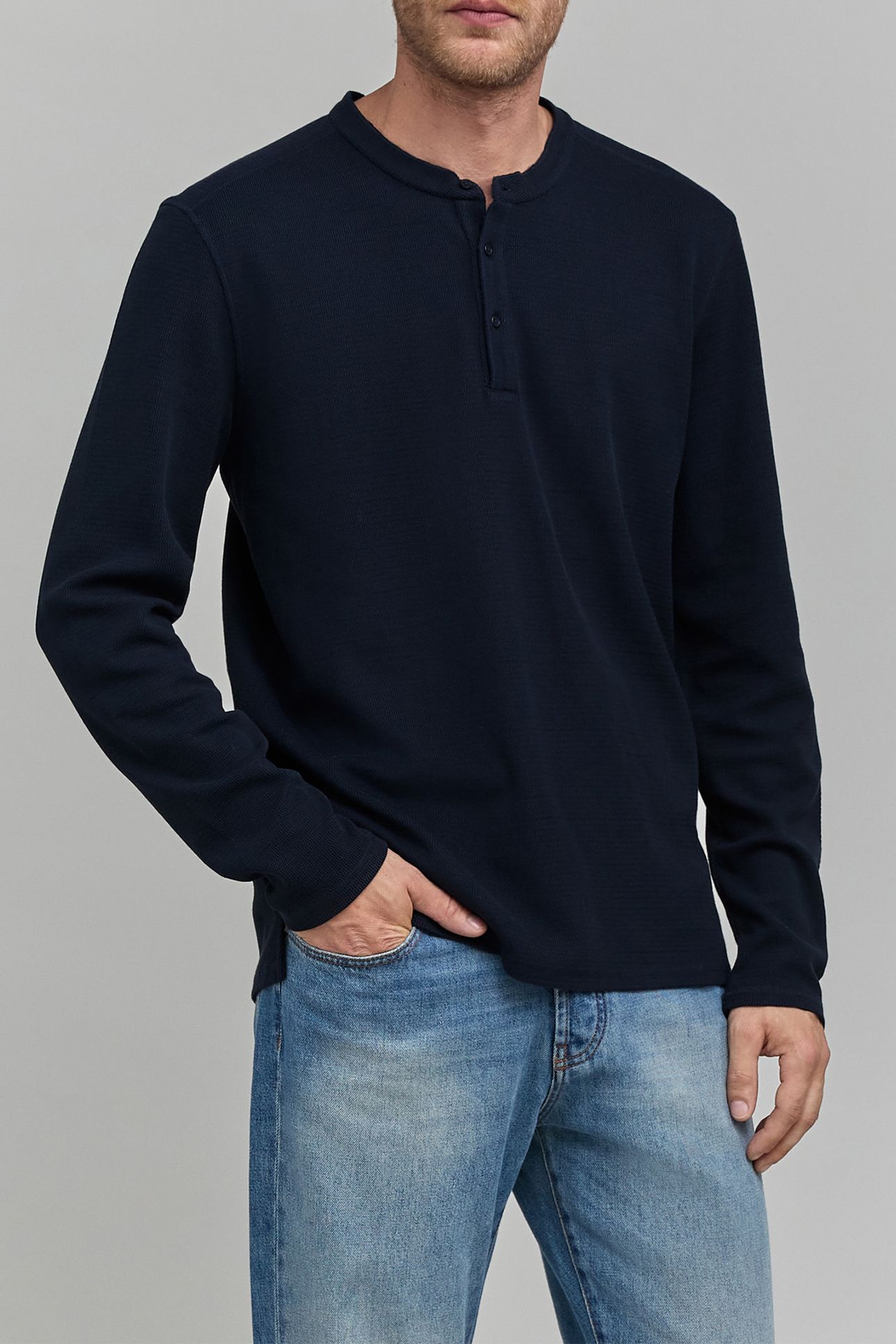 NAVY EMBOSSED MESH T-SHIRT 1