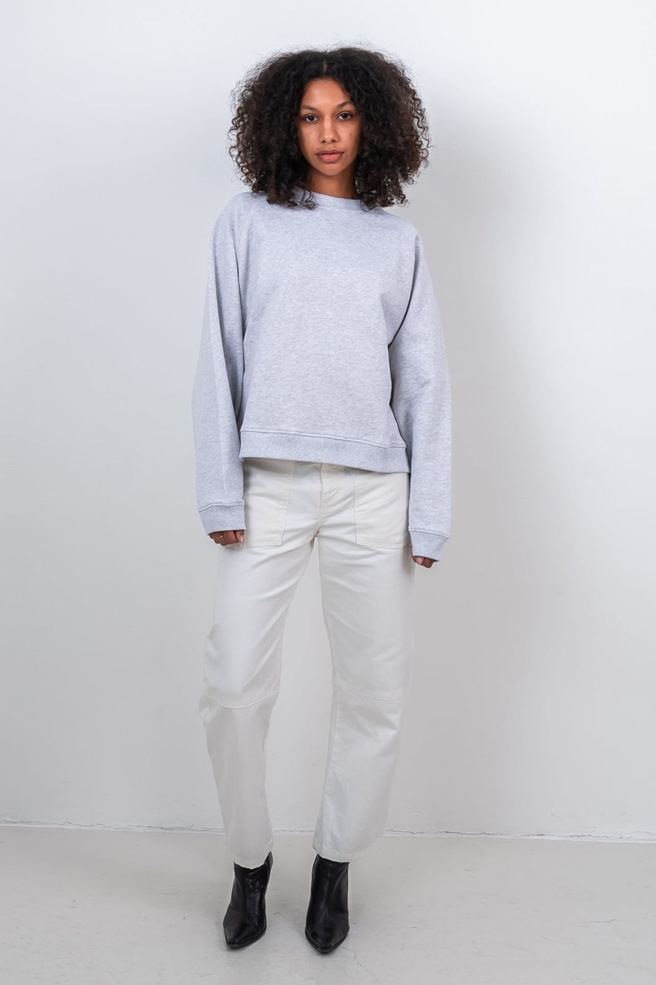 KORALIA LOGO SWEATER LIGHT GREY MELANGE 1