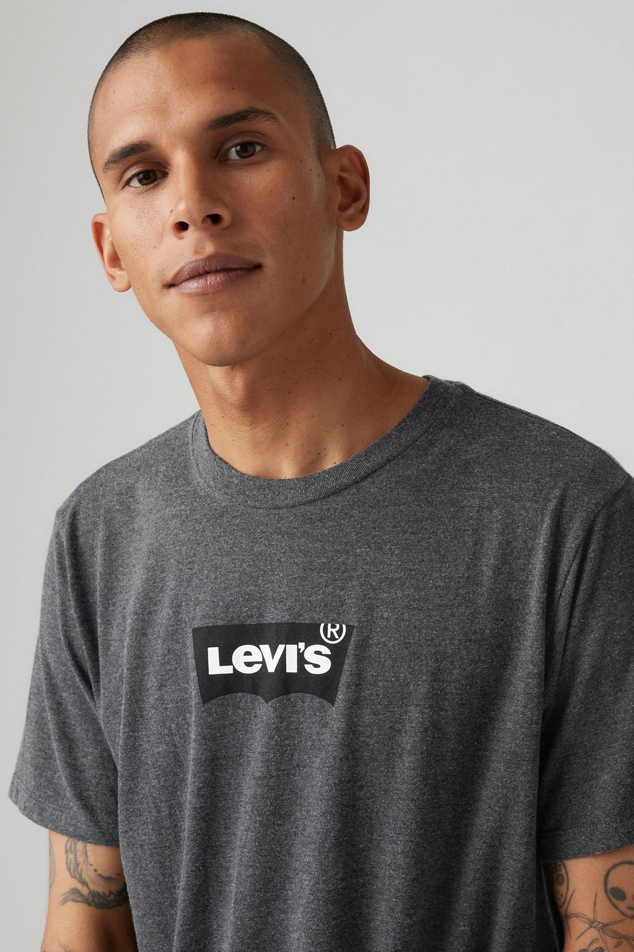GRAPHIC CREWNECK TEE BATWING LOGO CAVIAR 6