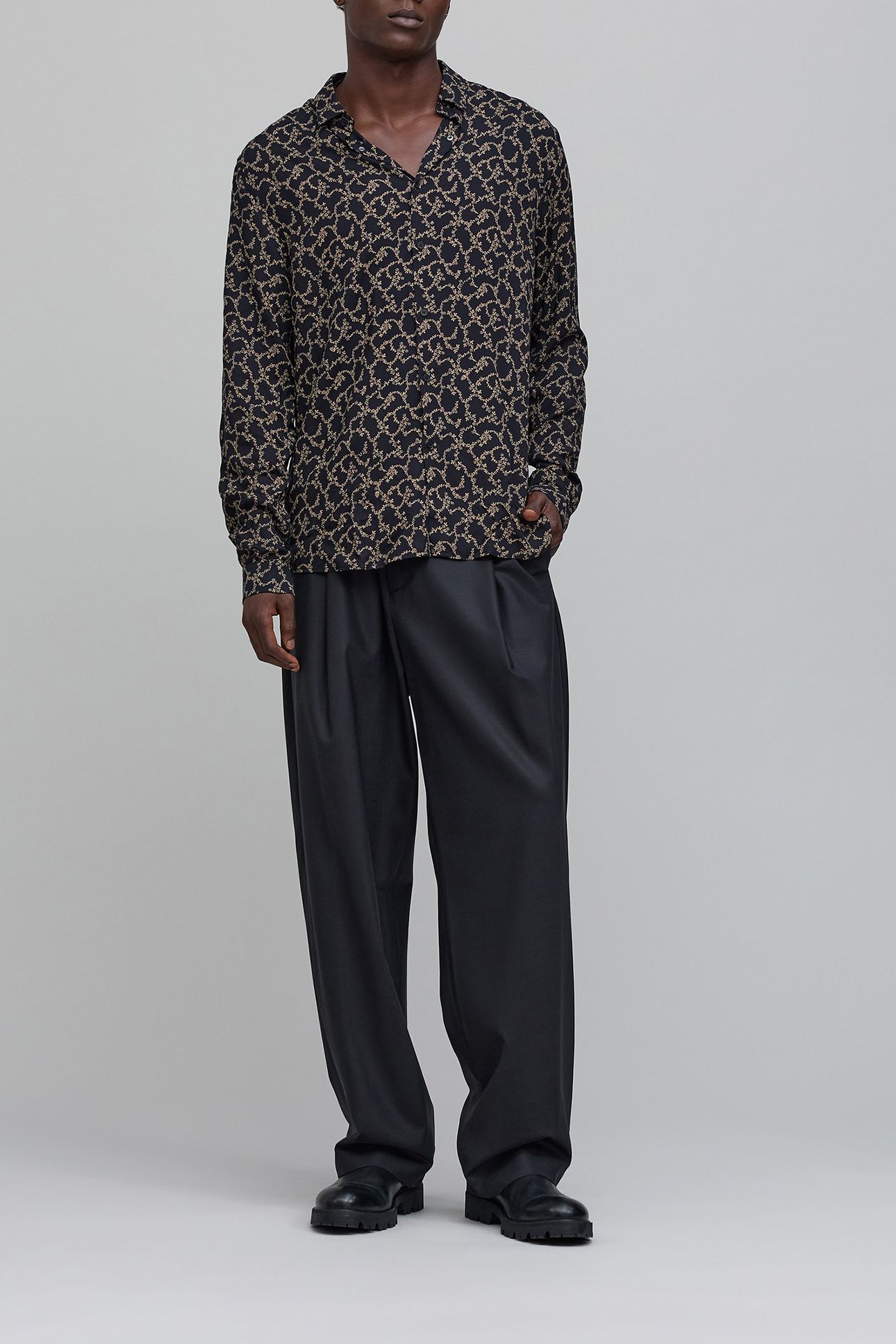 BLACK SLIM SHIRT WITH SKULL AND FLOWERS PRINT 3