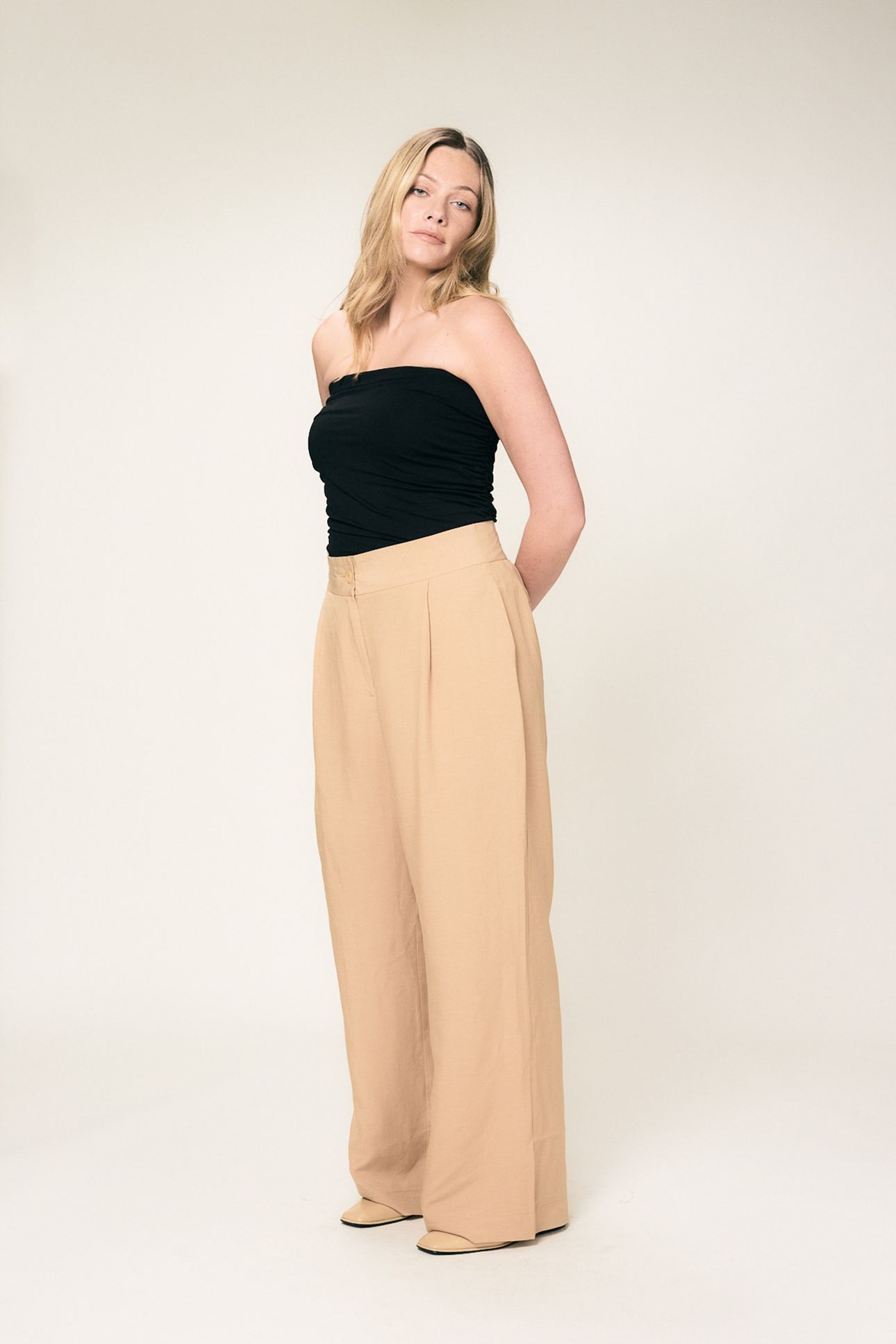AZELEA BLACK 2