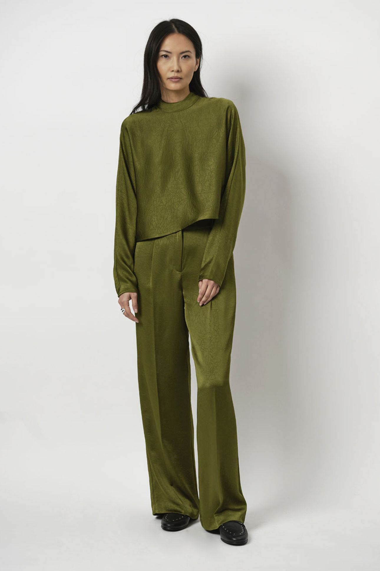 JULES CREASED SATIN PANTS FERN GREEN 1