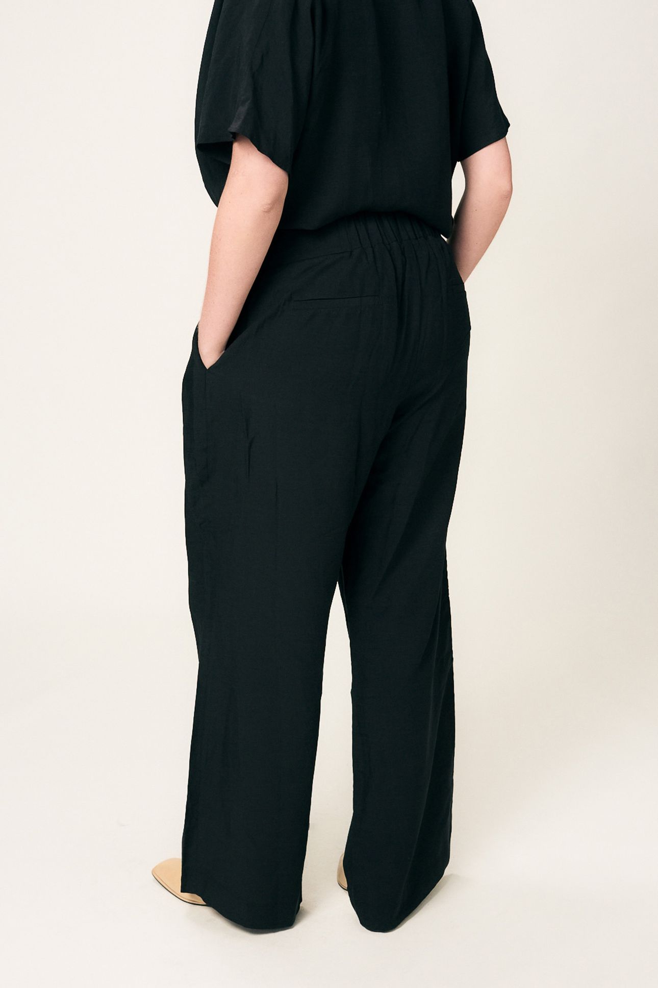 JUNONIA BLACK 2