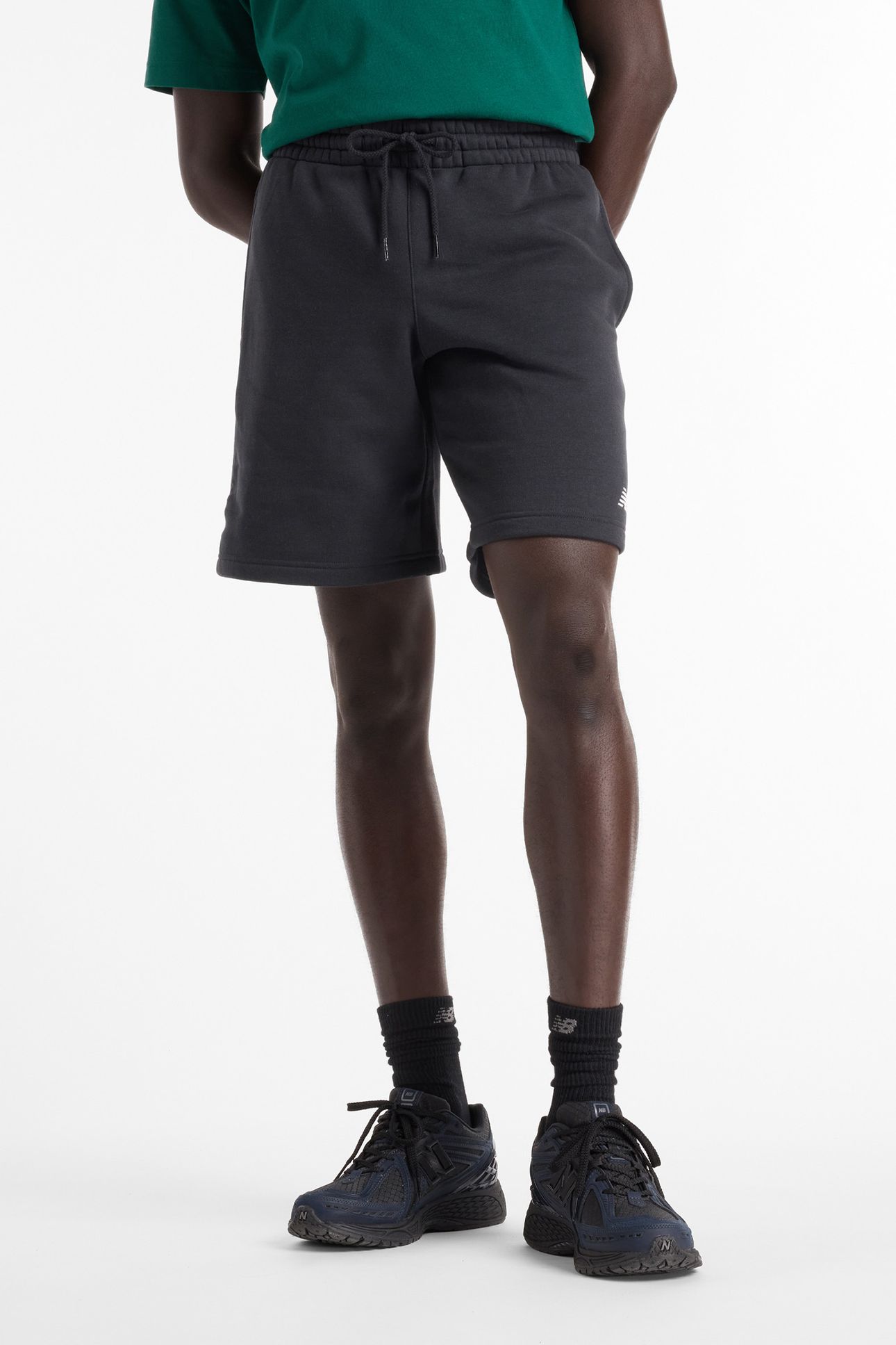 SWEAT SHORTS IN BLACK 1