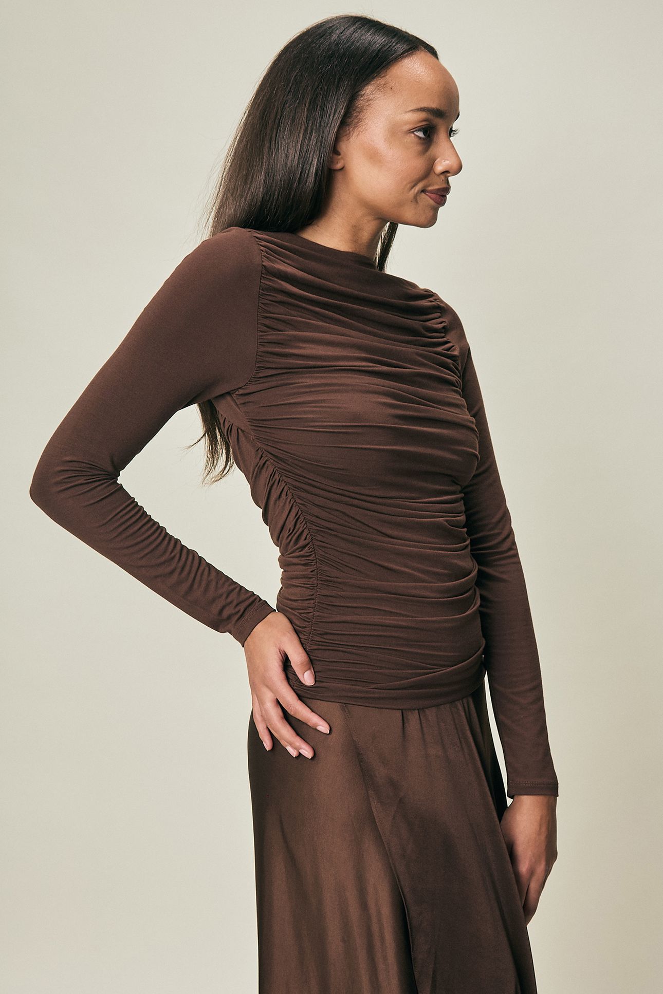 KILIA WALNUT 3