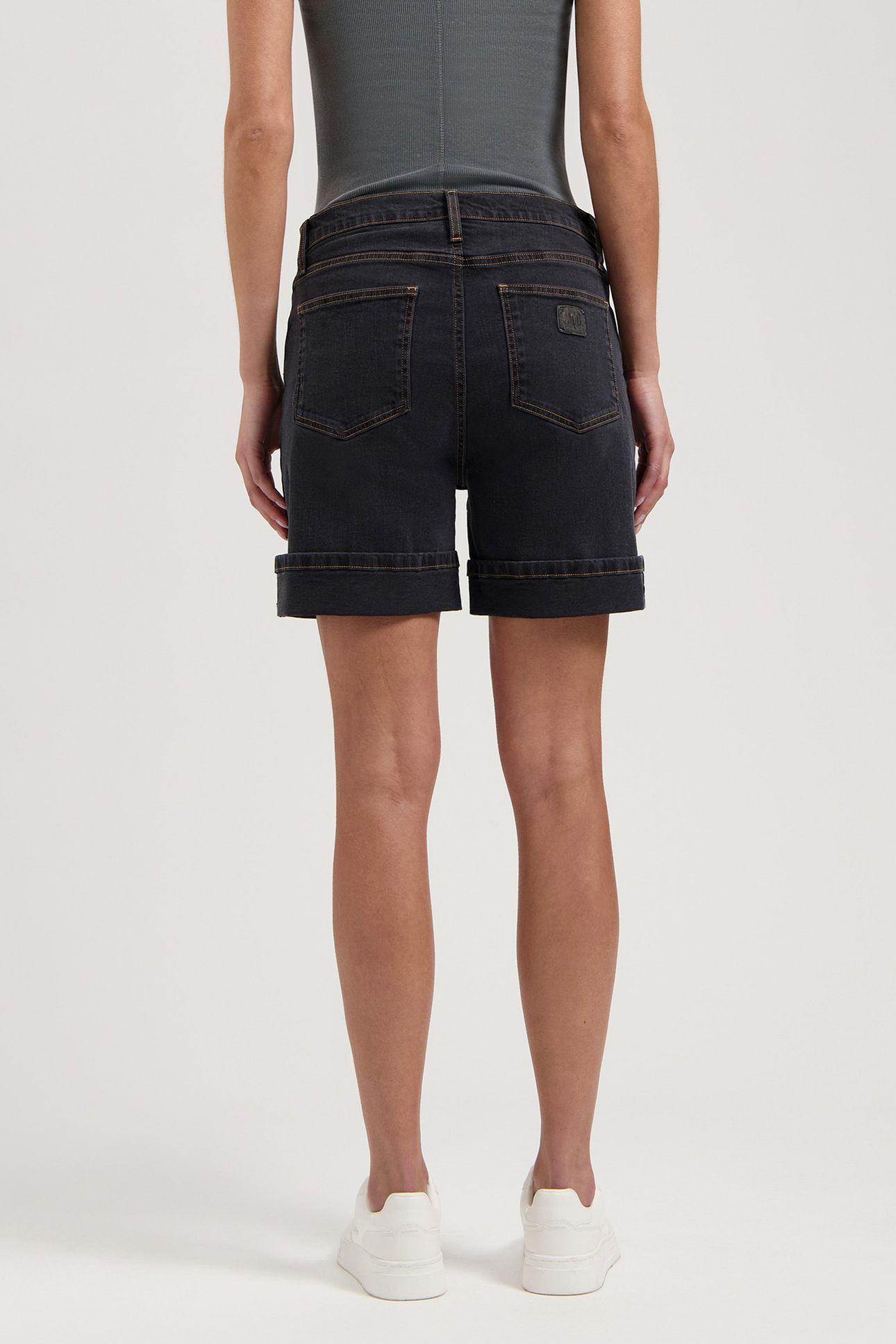 SUZY MID SHORT - BLACKDIP BLACKDIP 7
