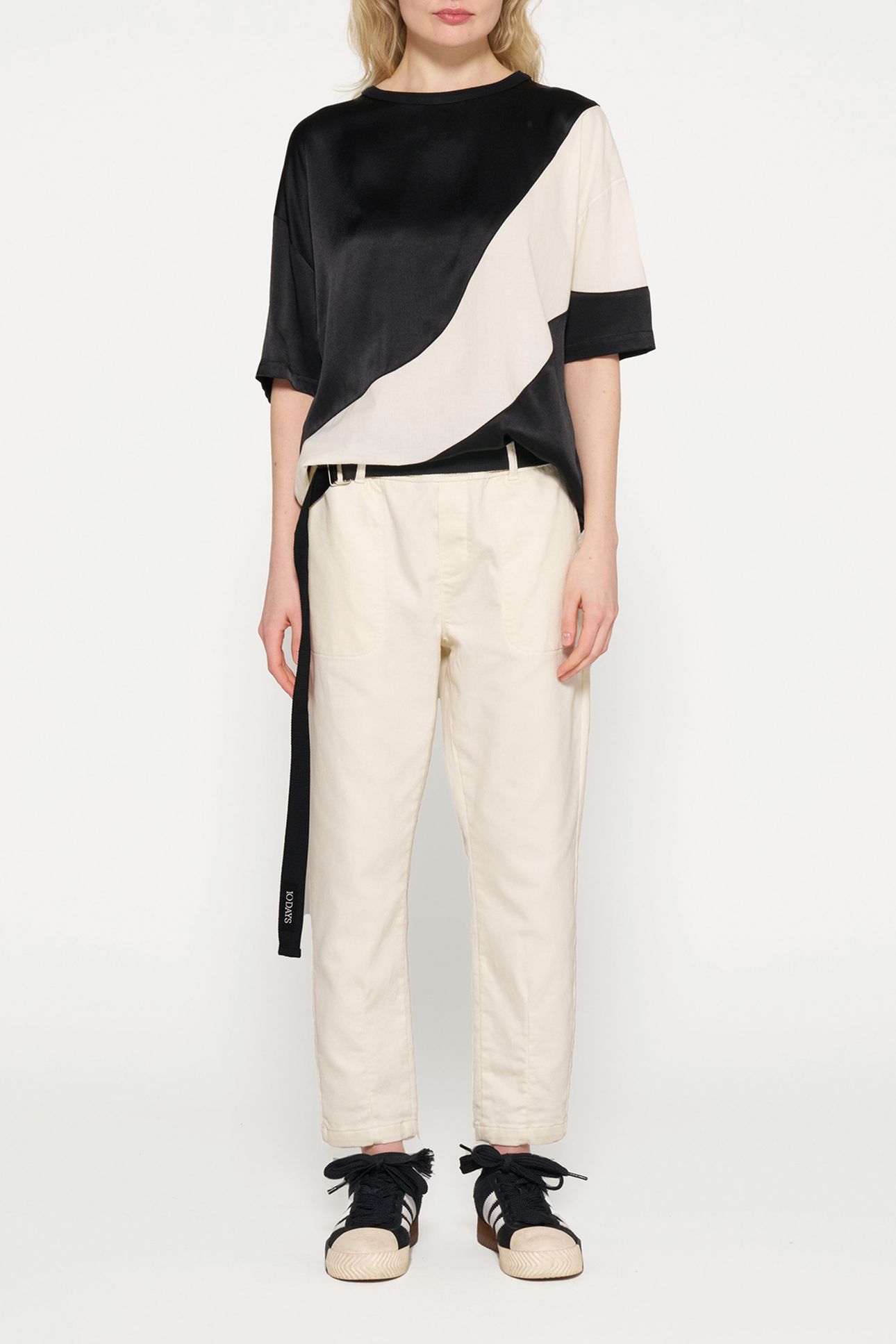 TEE BLOUSE CONTRAST BLACK 2