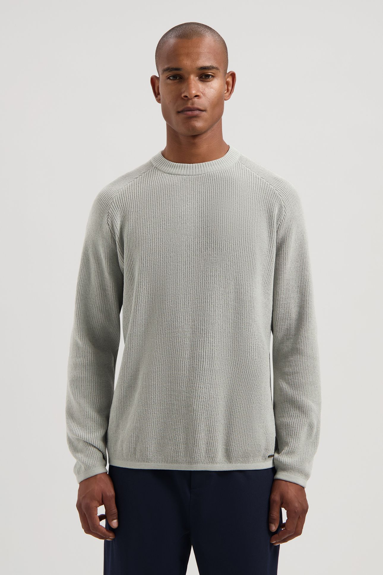 DS-CHENILLE CREWNECK GHOST GREY 1