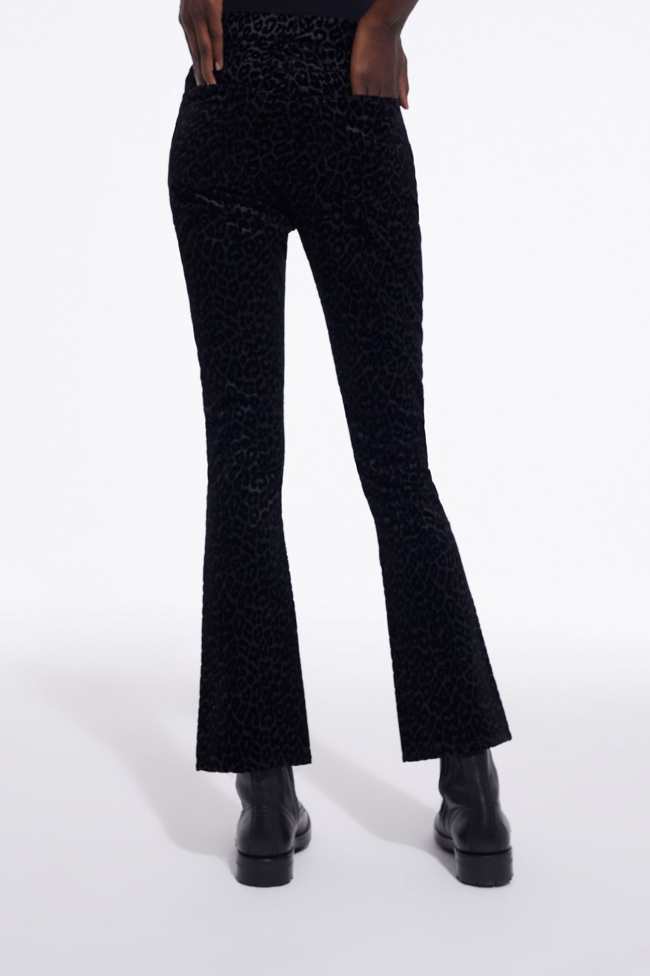 LEO COSTUME PANTS BLACK 2