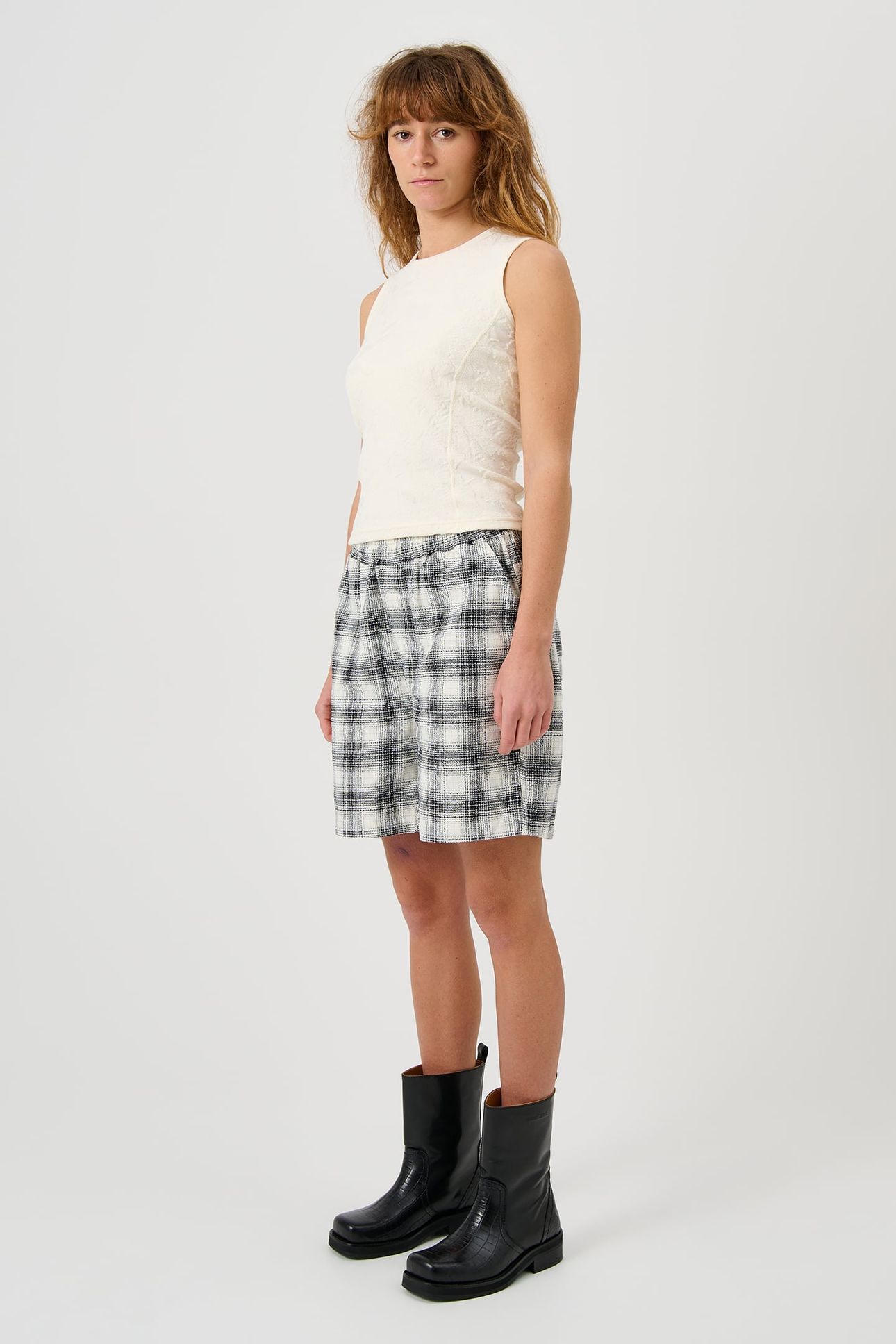 MIRA PLUSH TOP OFF WHITE 1
