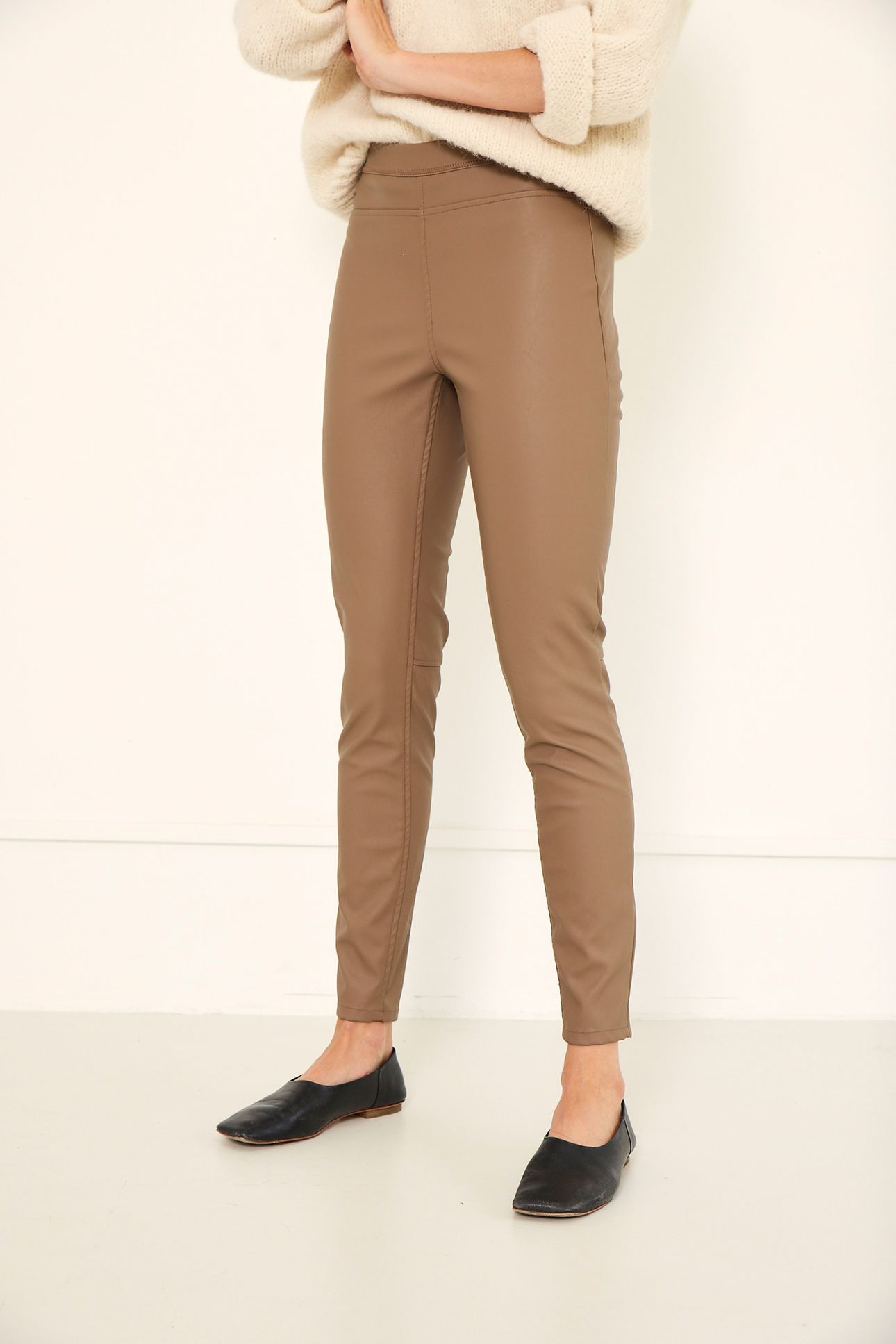 AMBER PANTS LATTE 1