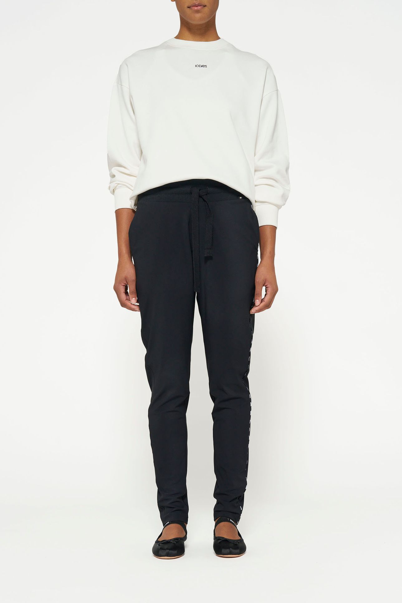 THE SWEATER LOGO ECRU 6