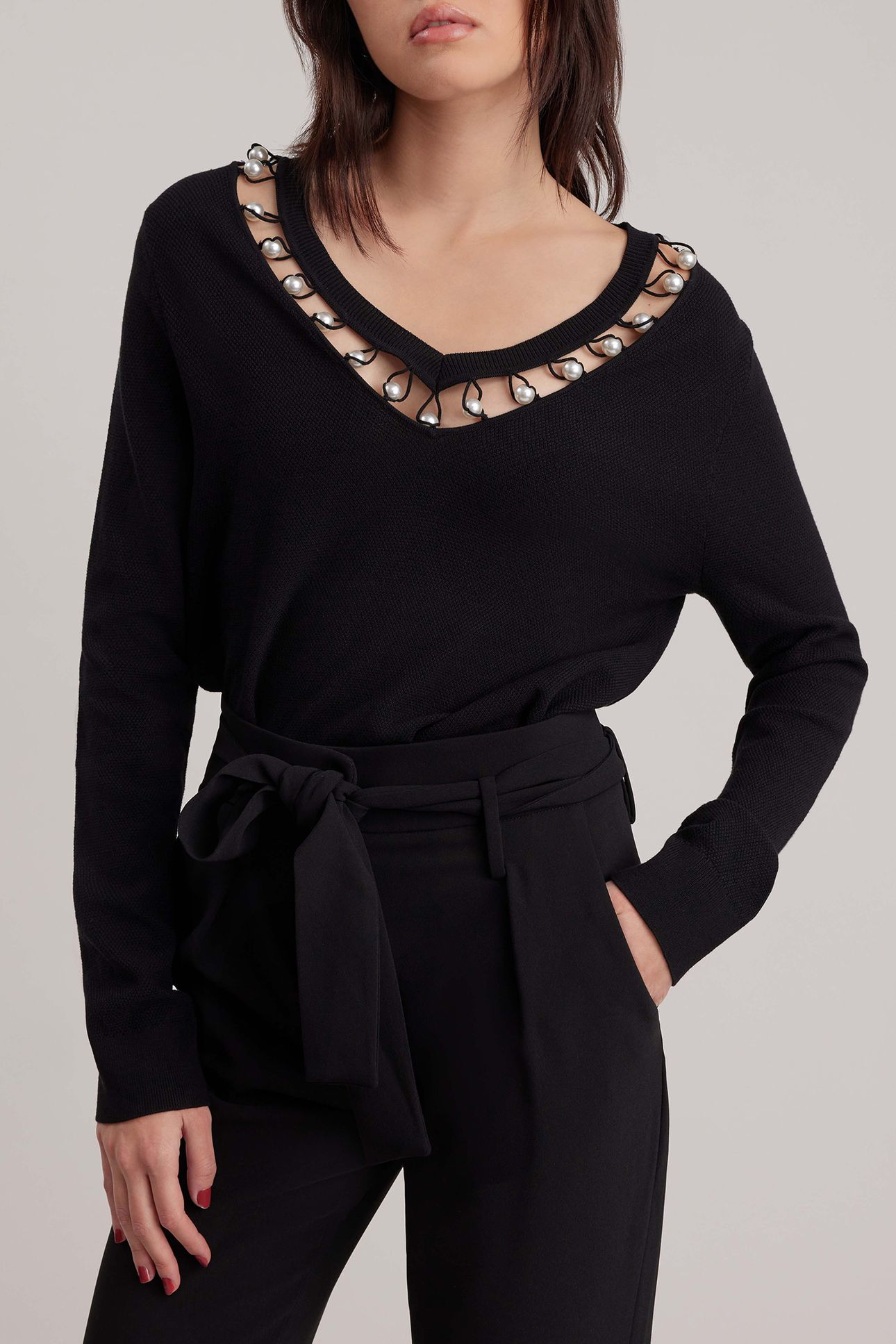 MAYARI PULLOVER BLACK 1