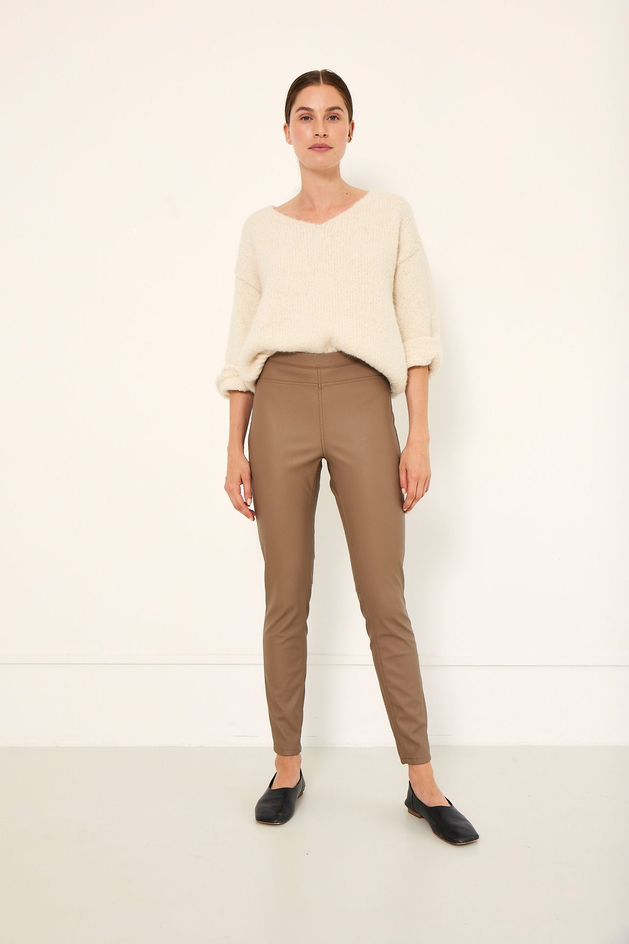 AMBER PANTS LATTE 2