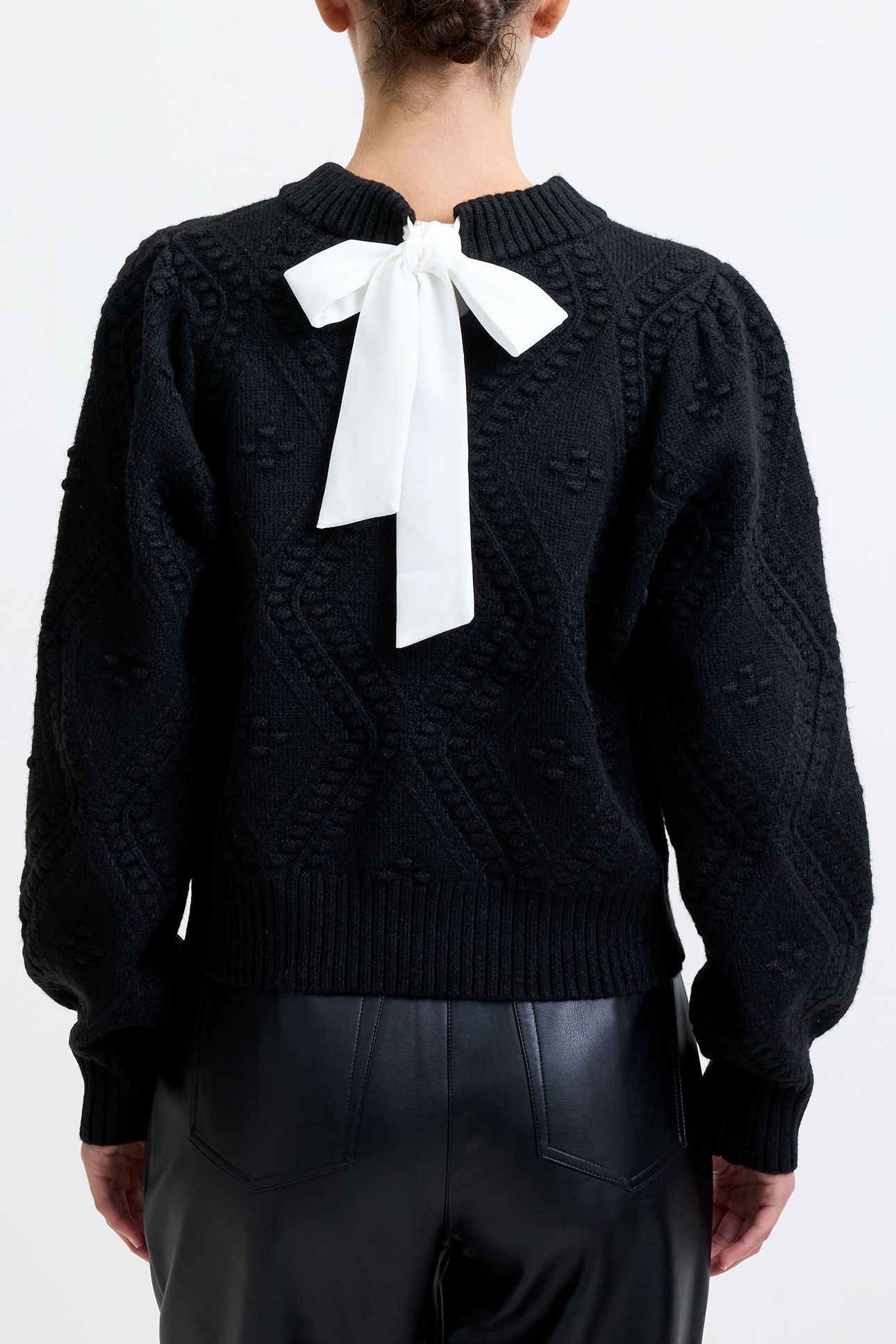 BOBBLE BOW JUMPER BLACKOUT/WHITE BOW 2