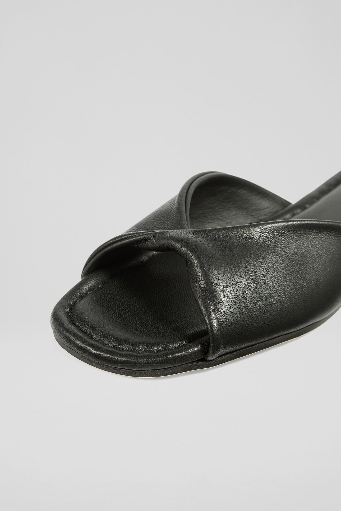 FLS CORA TWIST FRONT BLACK 4