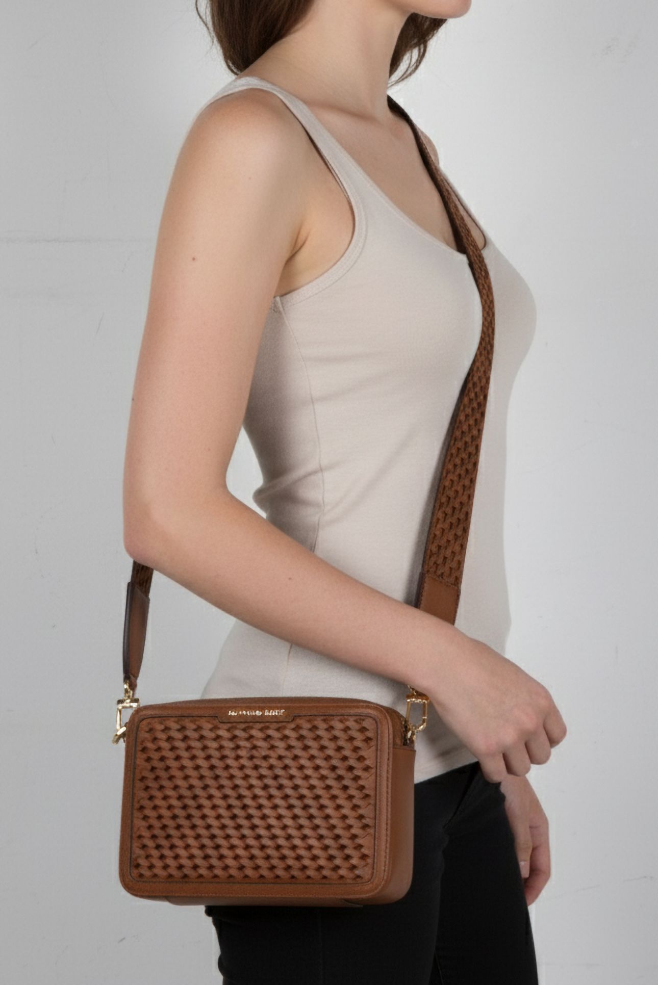 LEATHER CAMERA CROSS BODY BAG IN BROWN 1