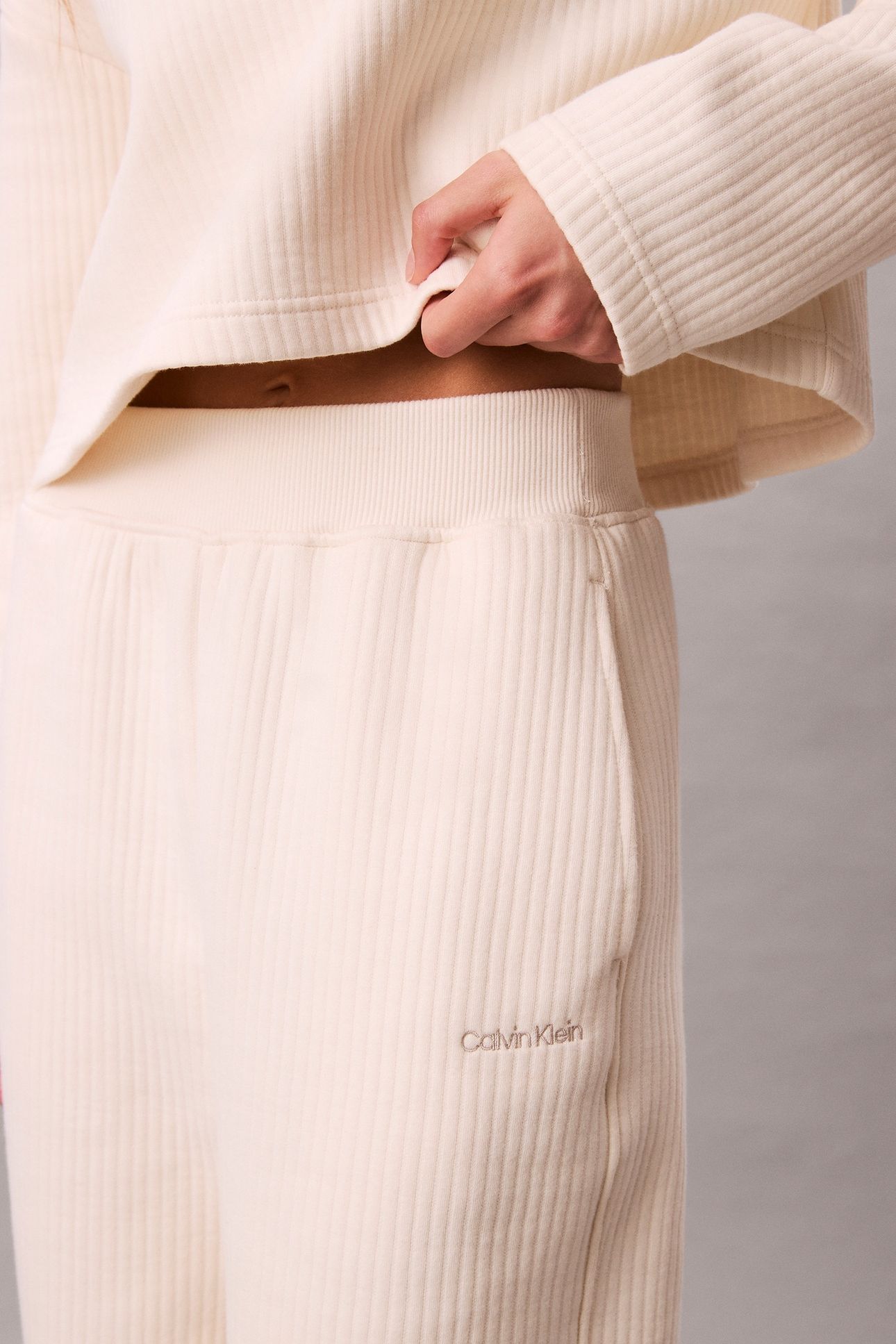 QUILTED JOGGER IVORY 5