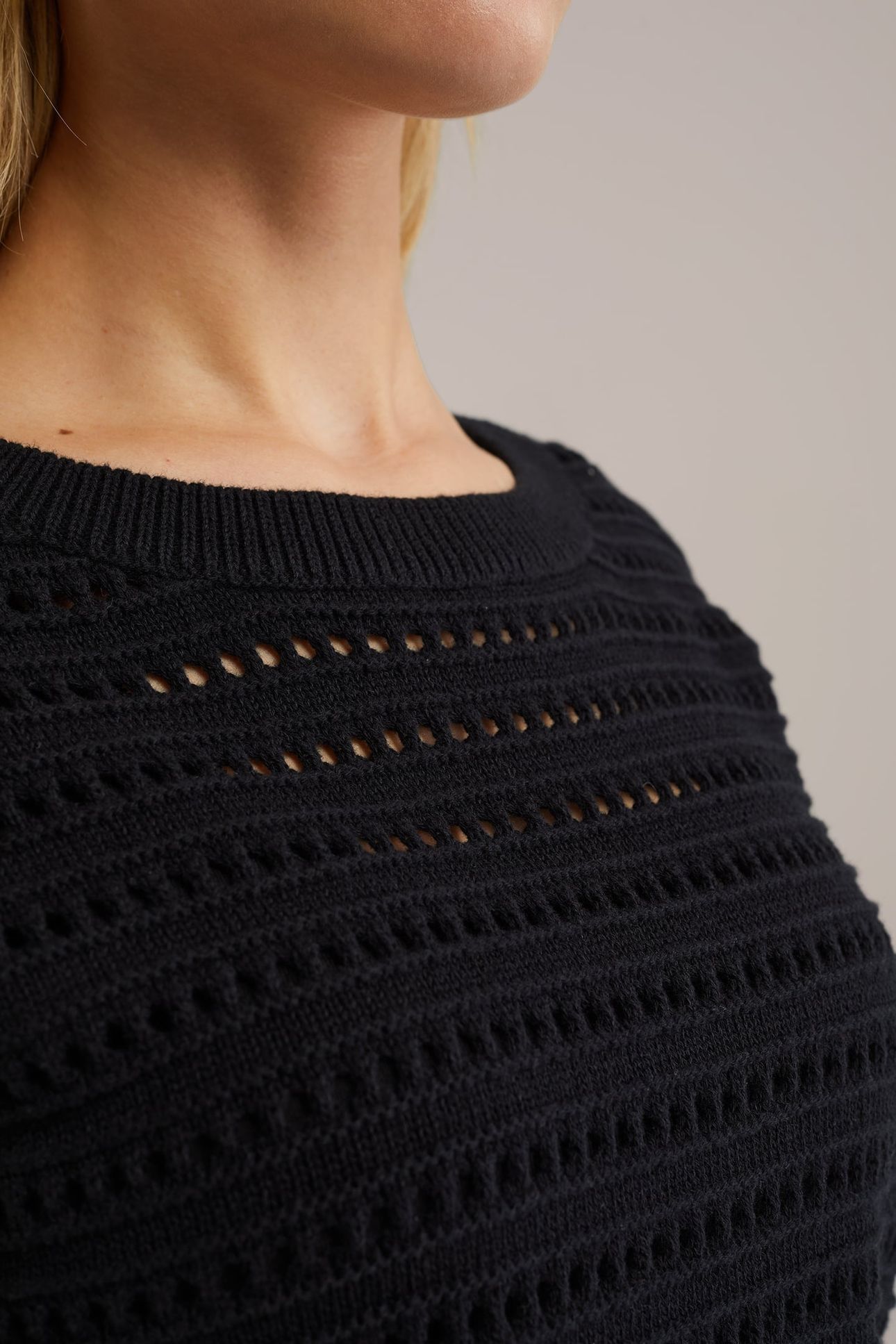 KNITTED PULLOVER BLACK 6