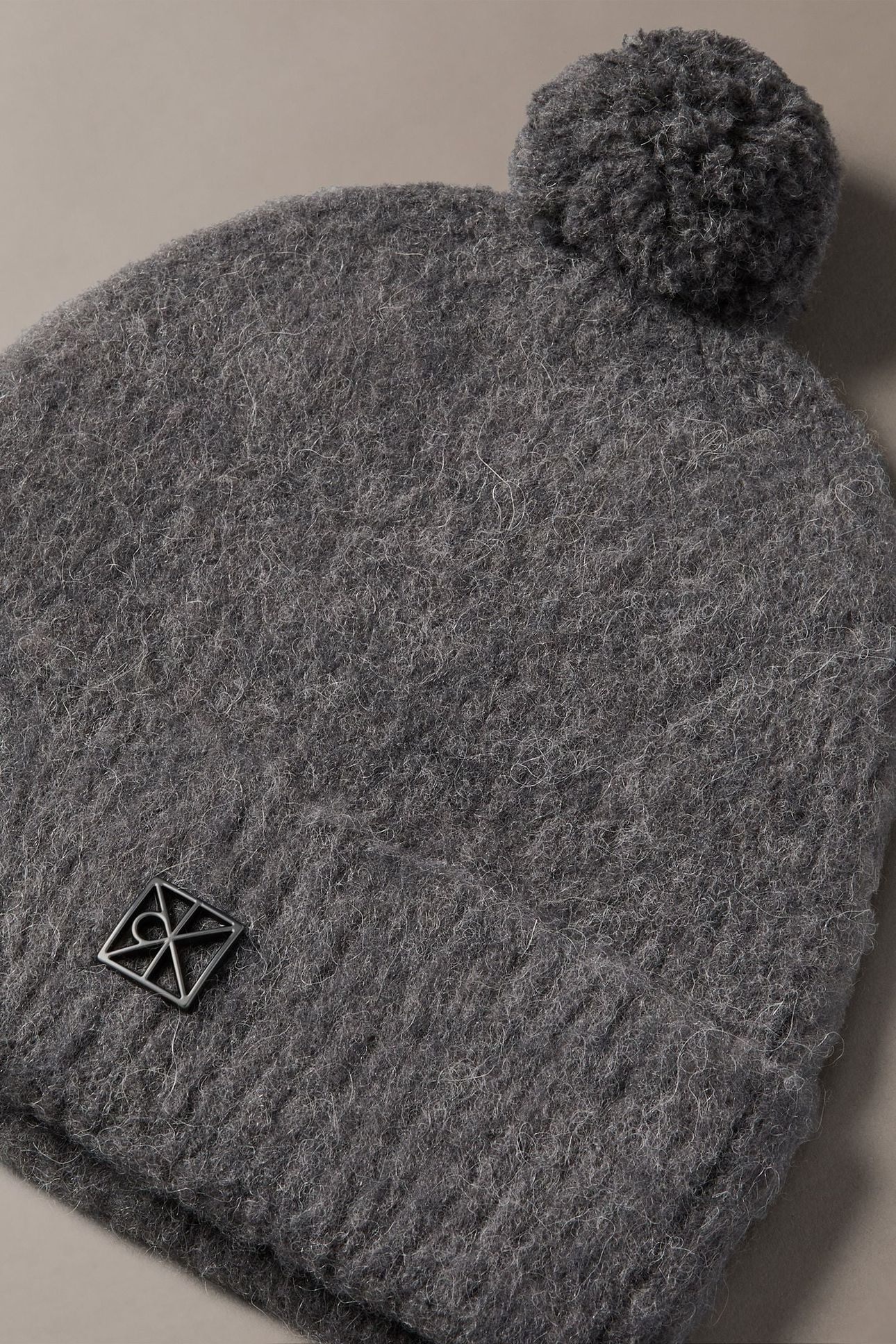 EMBLEM BRUSHED POMPO HAT DARK GREY 4