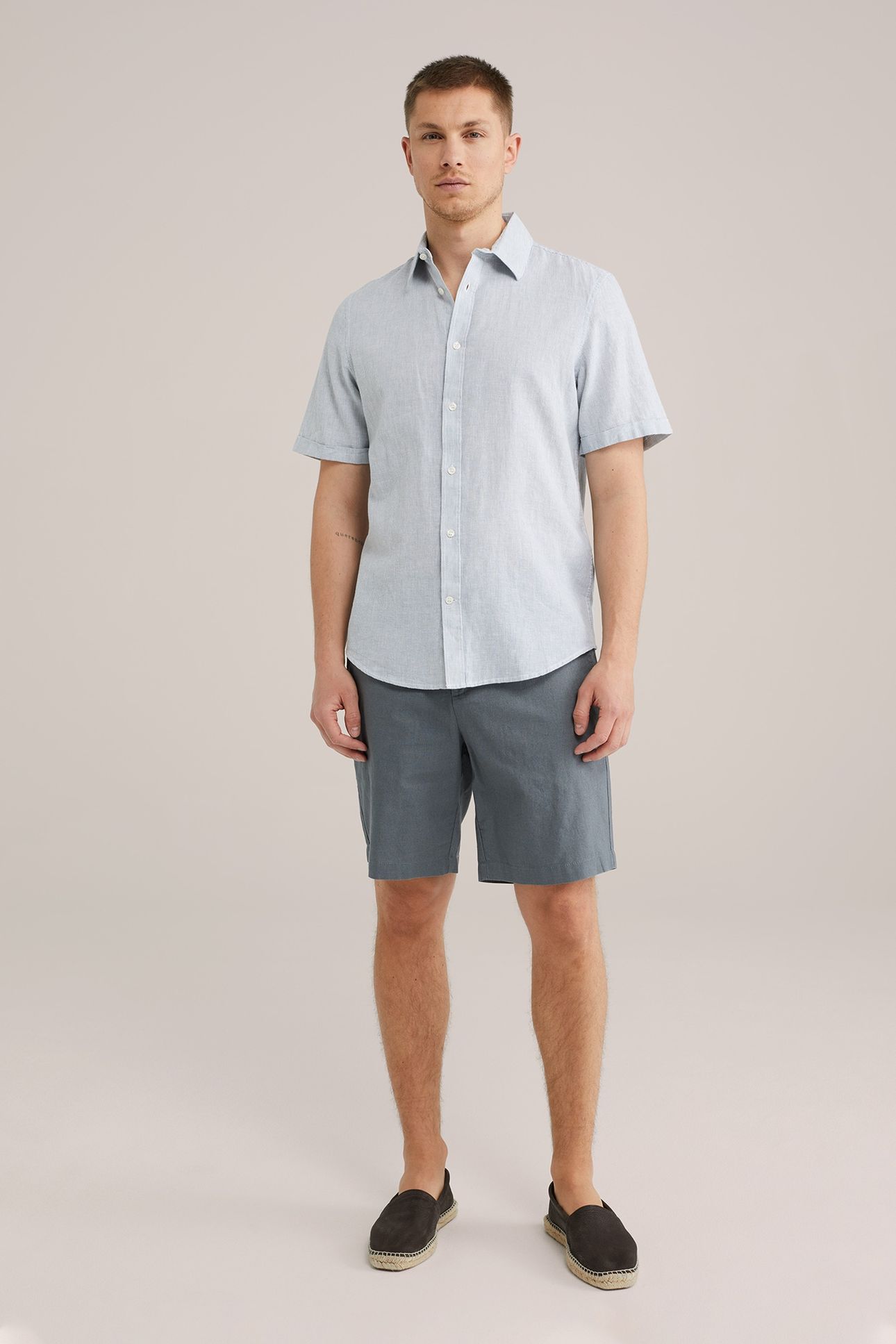 SHORT GREYISH GREEN 6