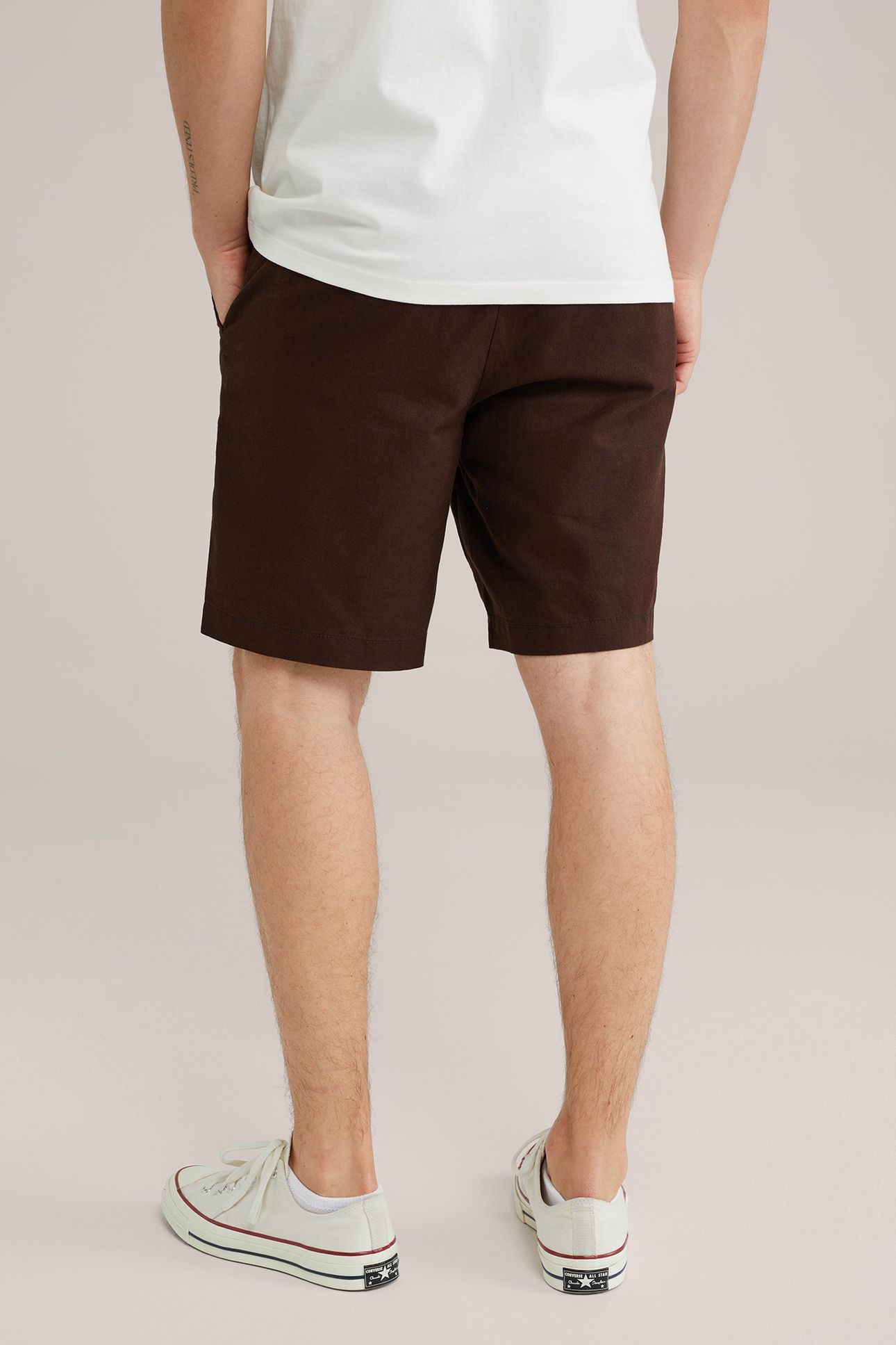 SHORT DARK BROWN 9