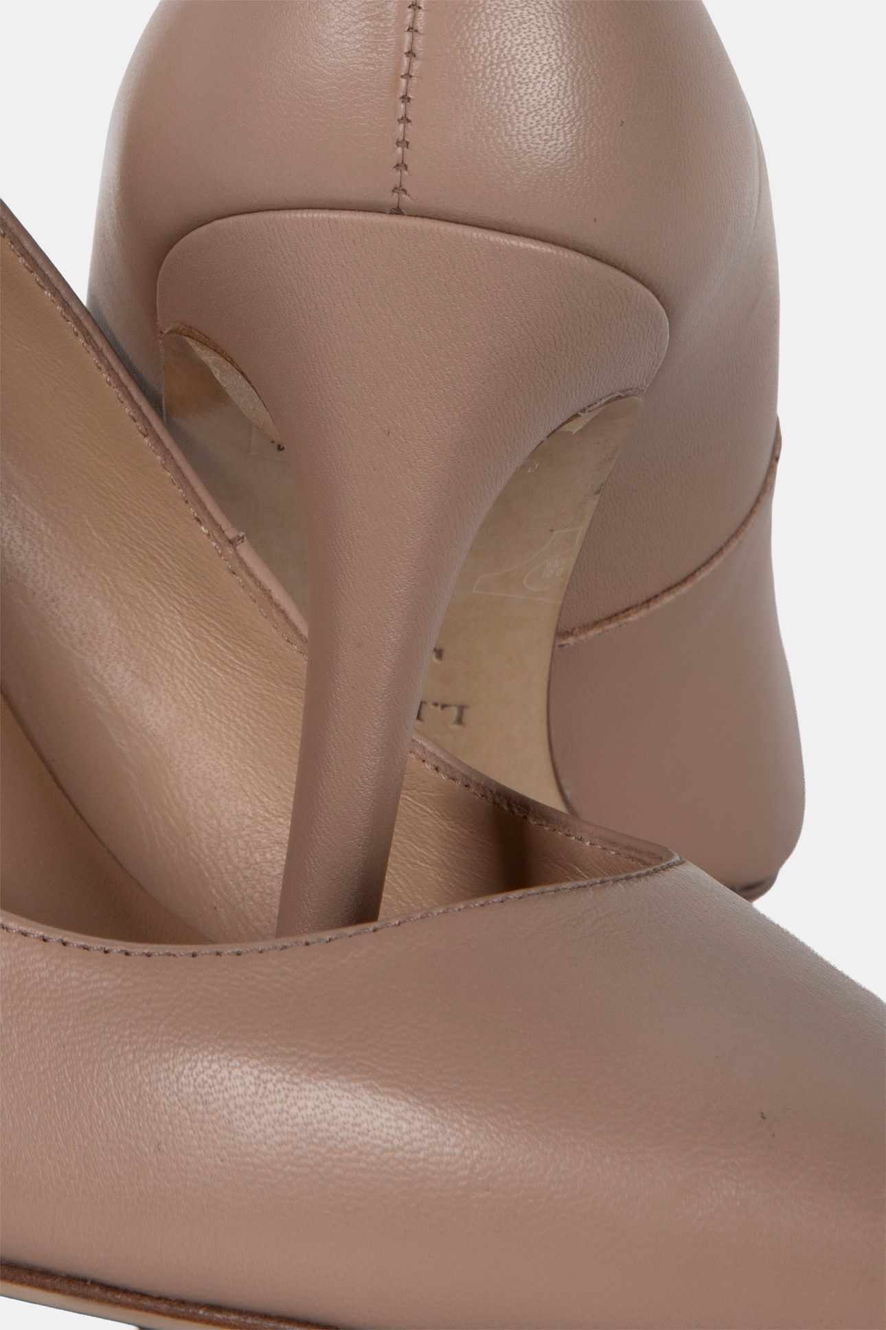FLORET COURT HEEL TRENCH 4