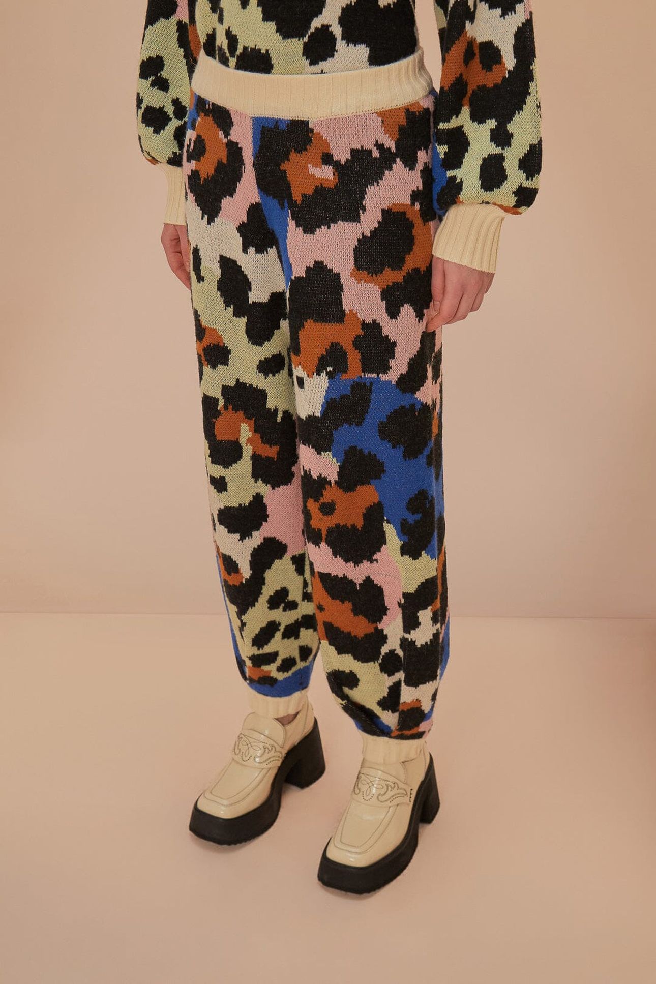 COLORFUL LEOPARDS KNIT PANTS 1