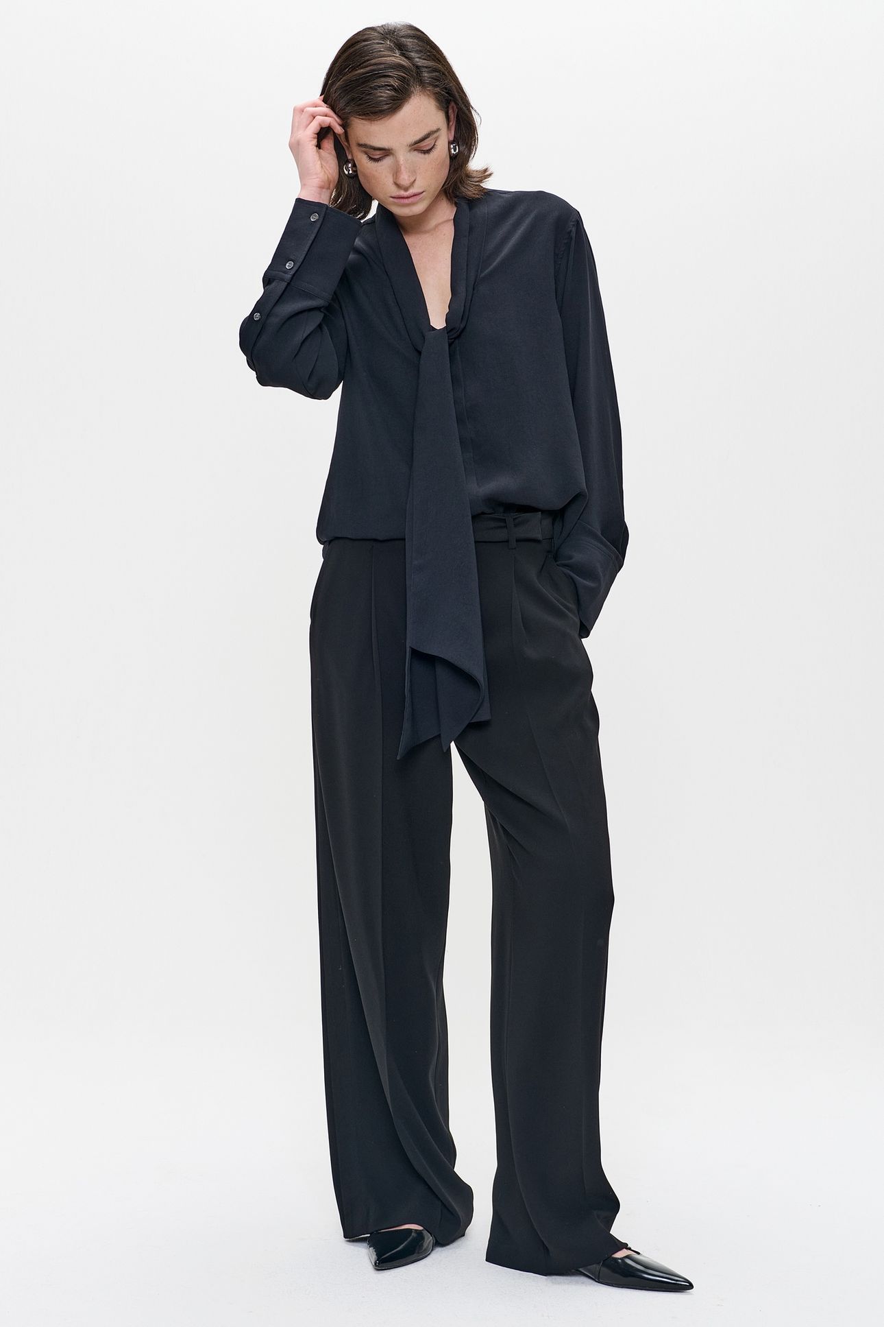 BOW SHIRT BLACK 2